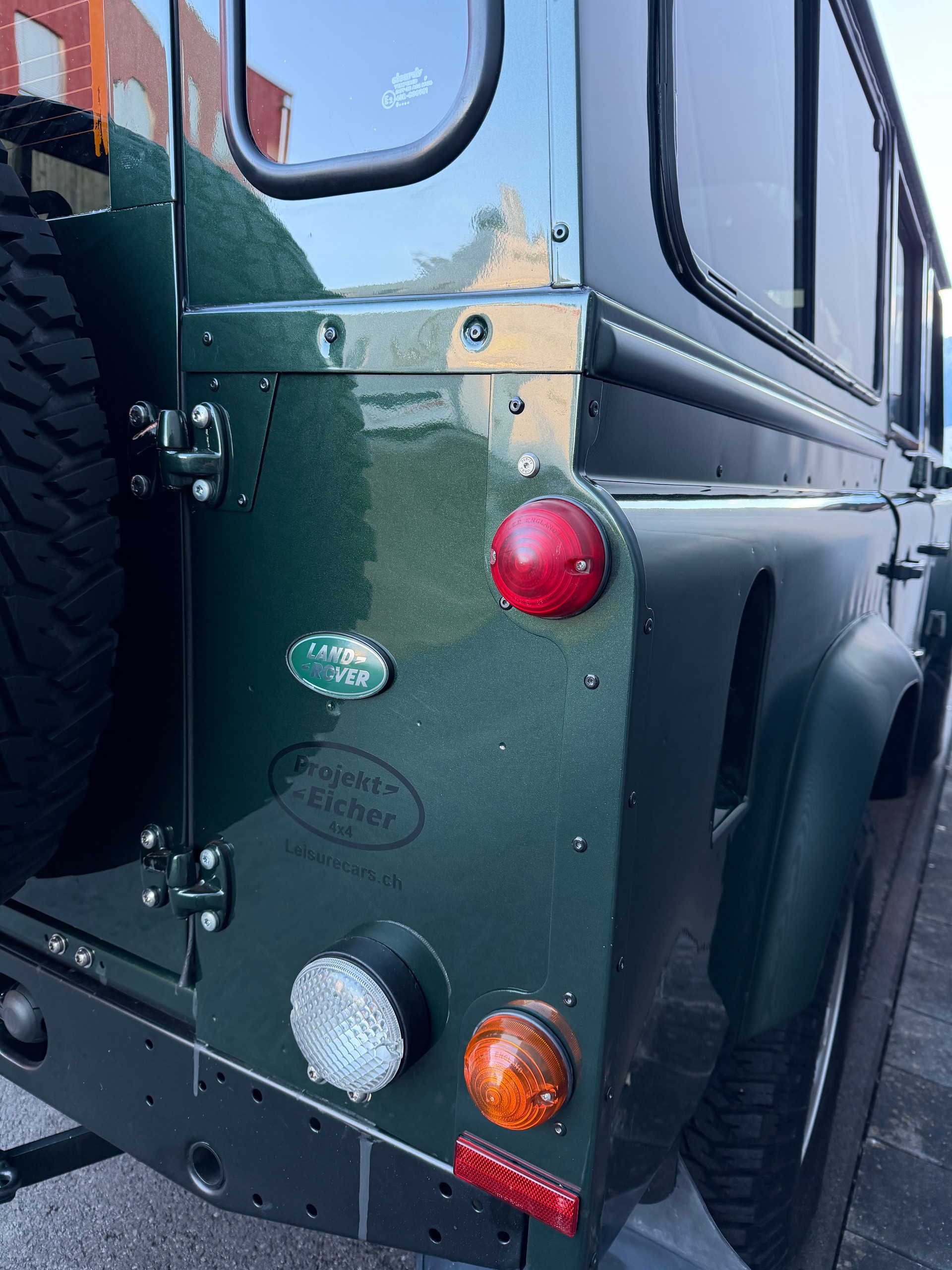 LAND ROVER Defender 110 TD5 EPSOM verzinkt-image-16