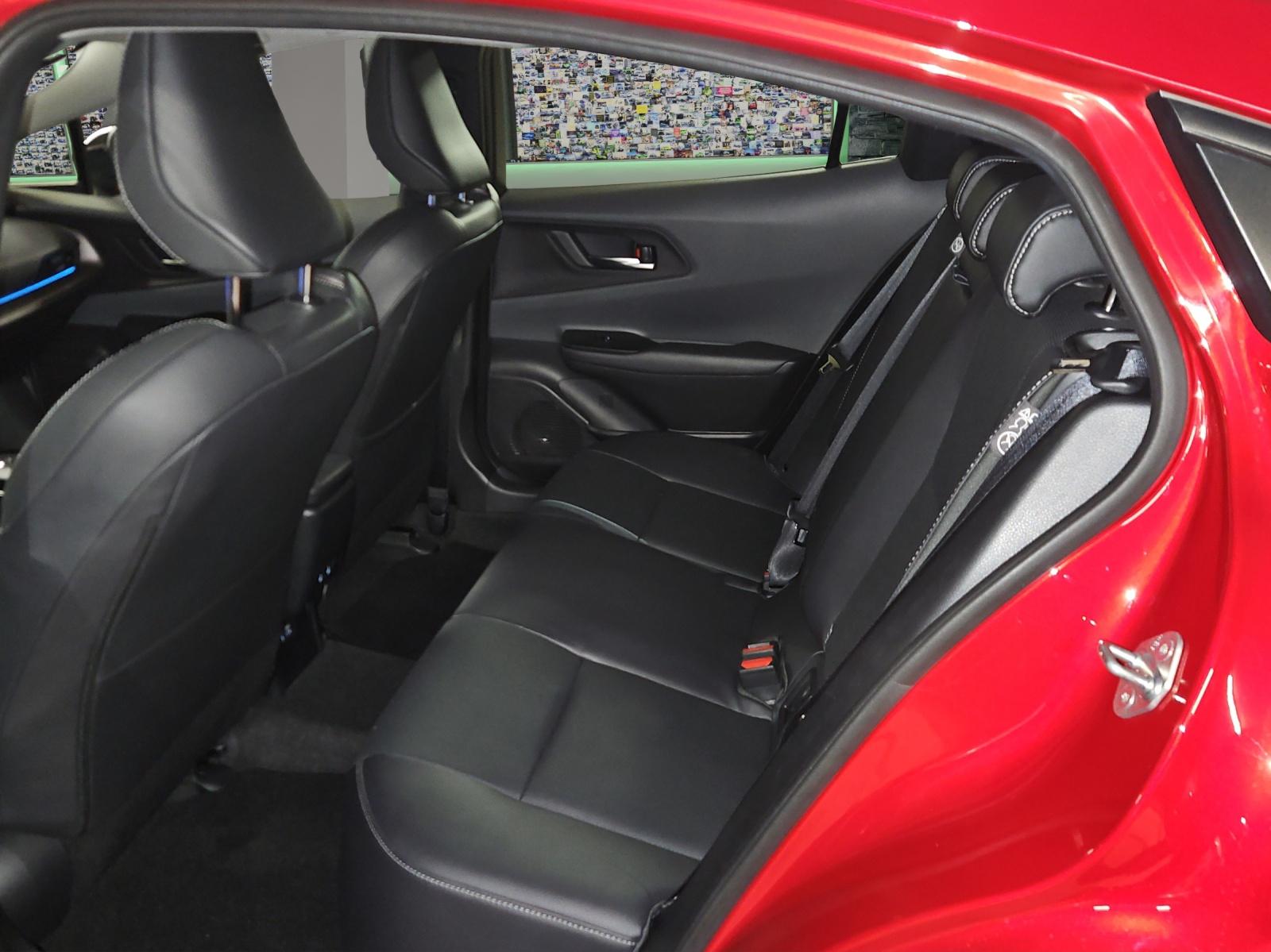 TOYOTA Prius 2.0 Plug-In-Hybrid Premium-image-9