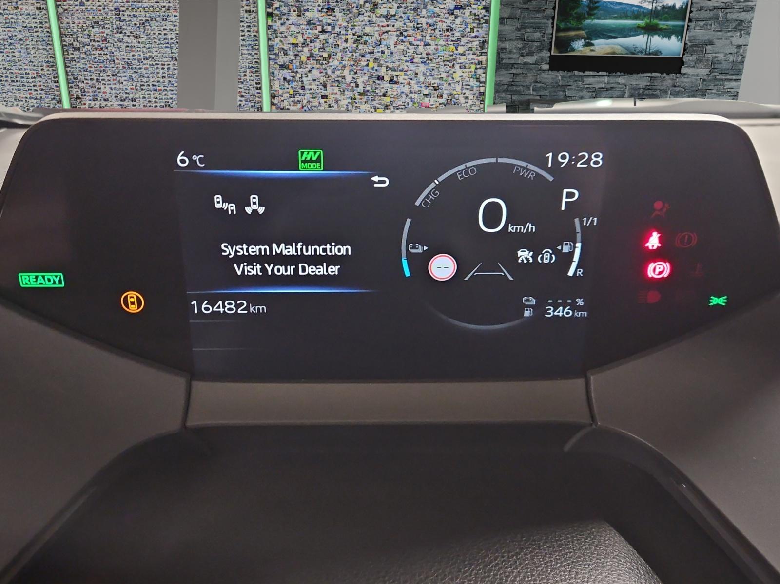TOYOTA Prius 2.0 Plug-In-Hybrid Premium-image-11