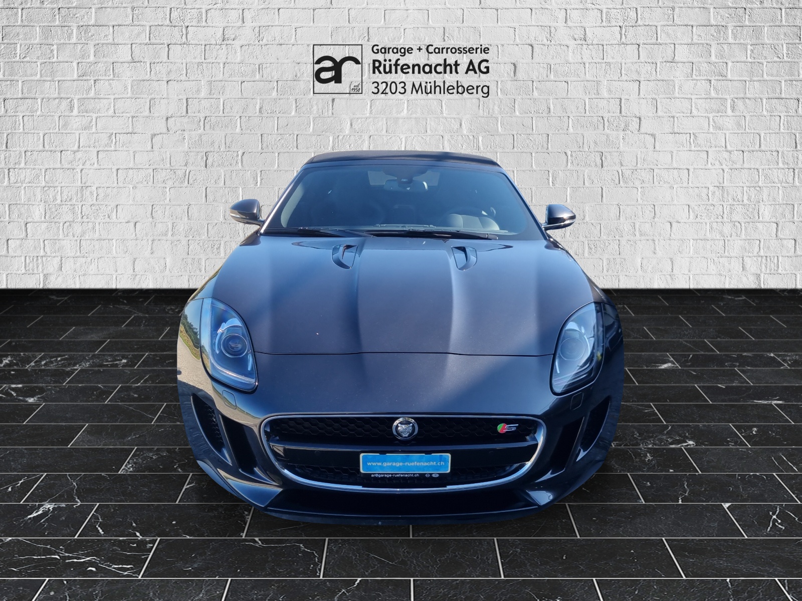 JAGUAR F-Type Convertible 5.0 V8 S-showroom-element-2