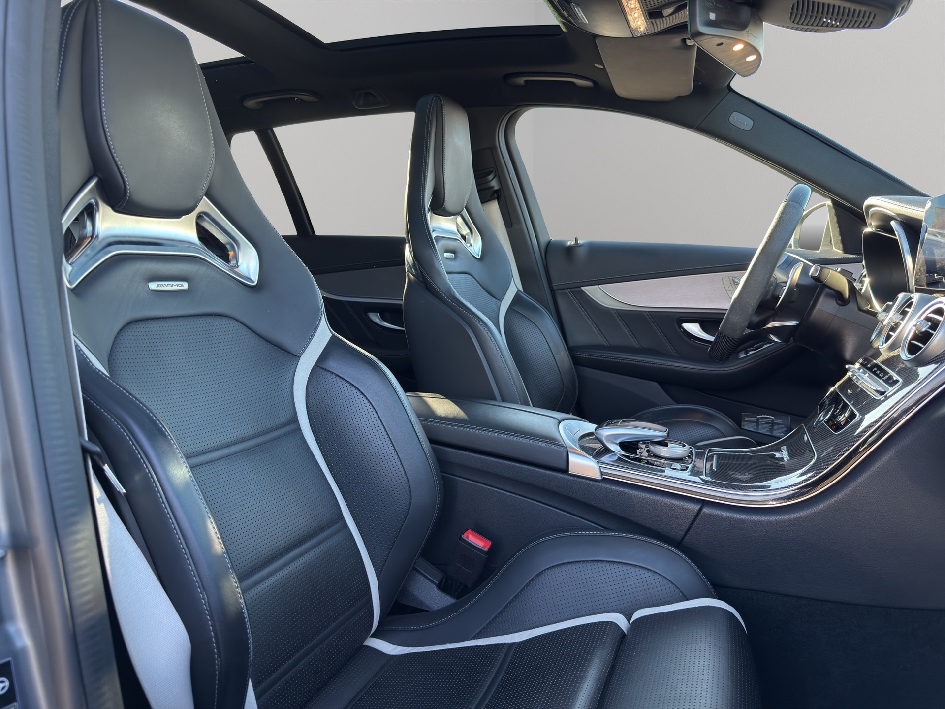 MERCEDES-BENZ C 63 S AMG-image-11