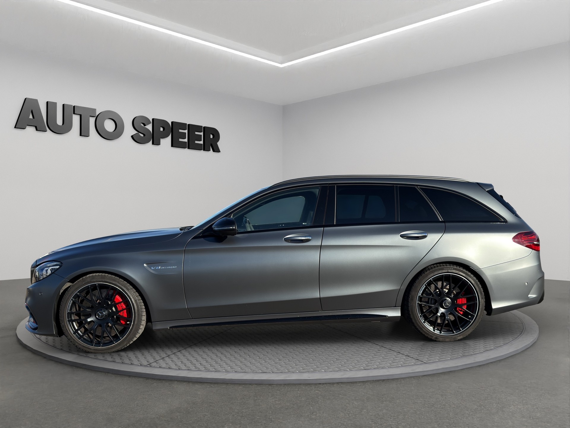MERCEDES-BENZ C 63 S AMG-showroom-element-1
