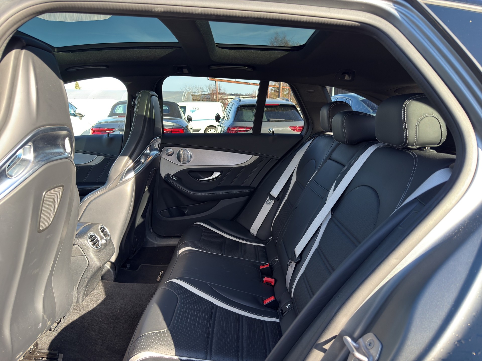 MERCEDES-BENZ C 63 S AMG-image-12