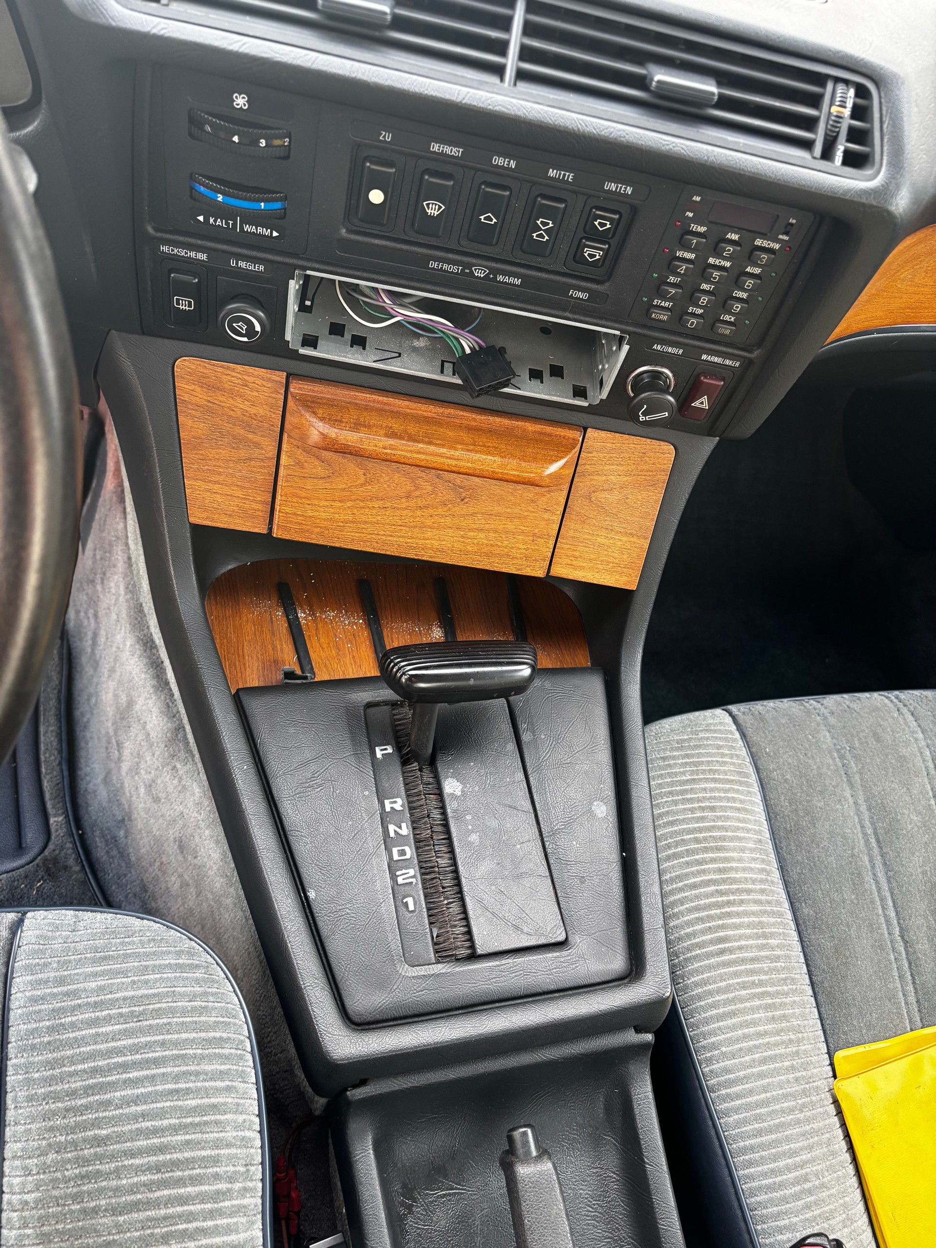 BMW 745IA-image-10
