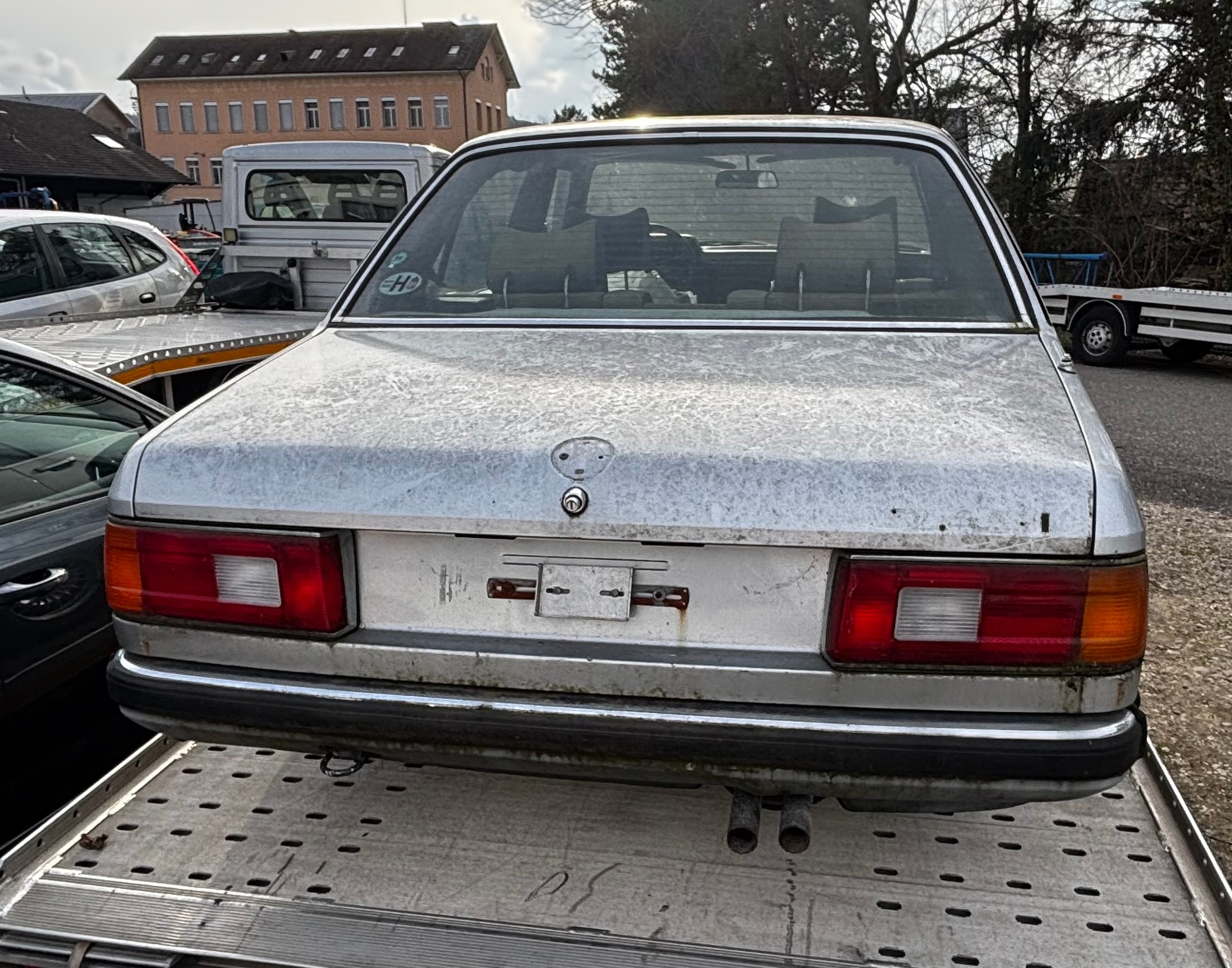 BMW 745IA-image-6