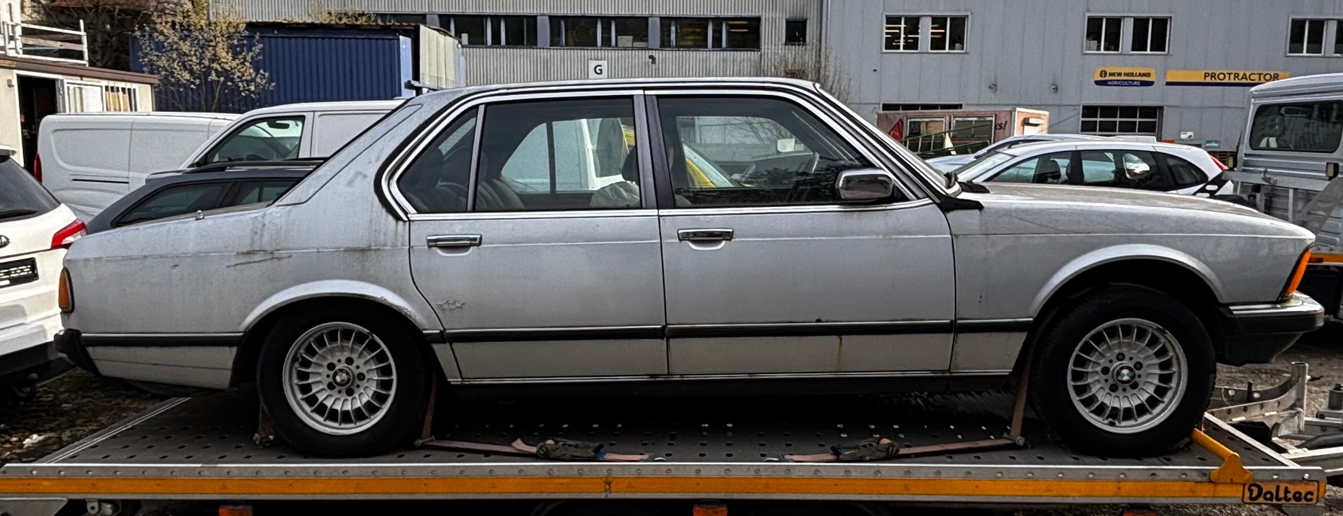 BMW 745IA-image-5