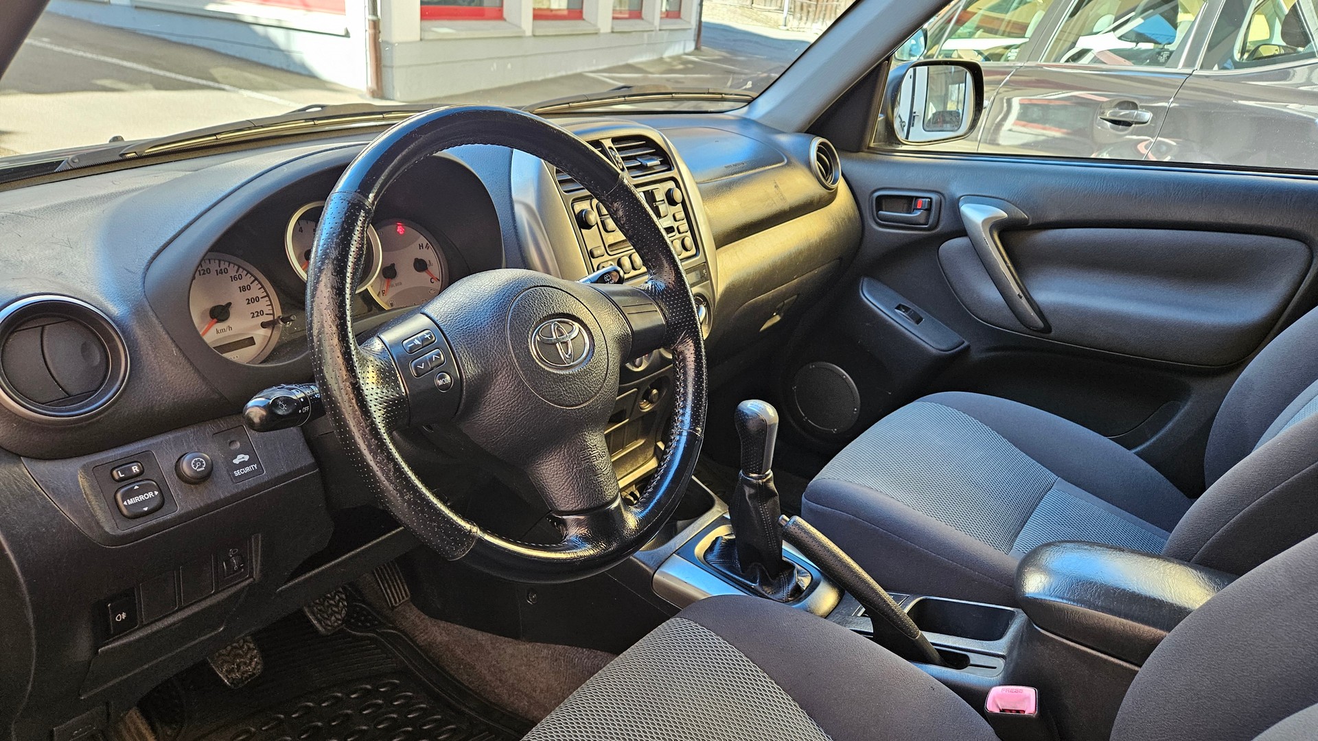 TOYOTA RAV-4 2.0 16V Linea Sol-image-6
