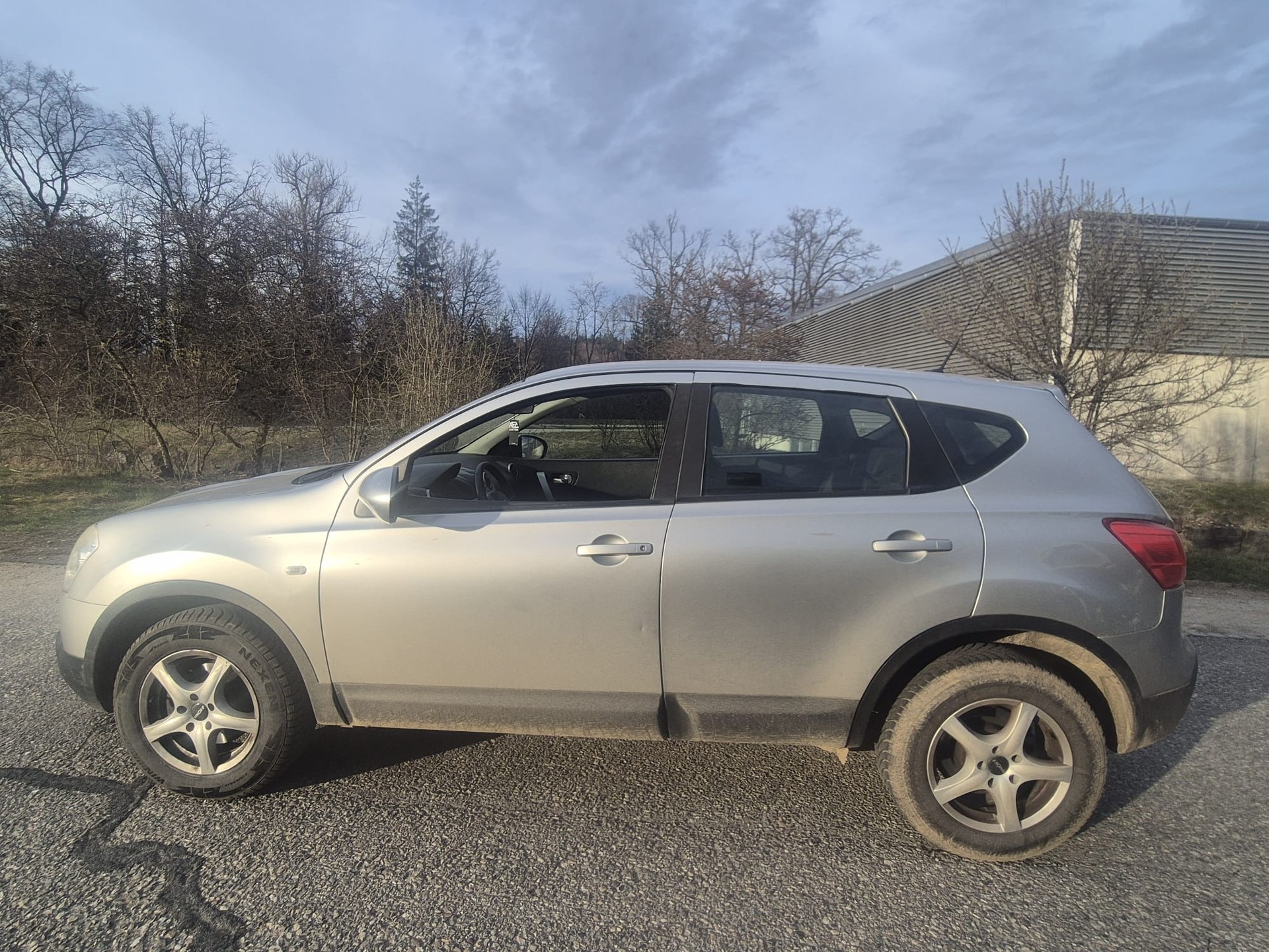 NISSAN Qashqai 2.0 dCi acenta-image-2