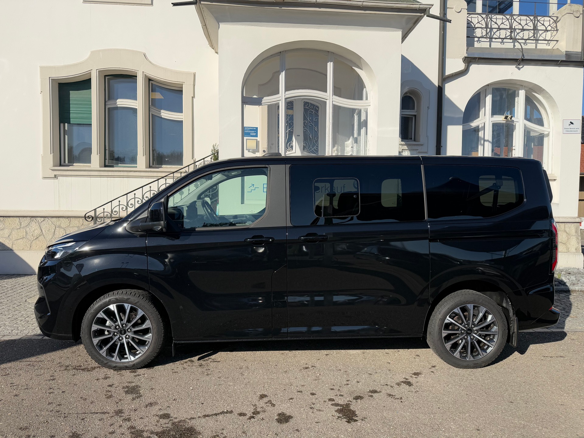 FORD Tourneo Bus 320 L1H1 TitaniumX Automat-image-2