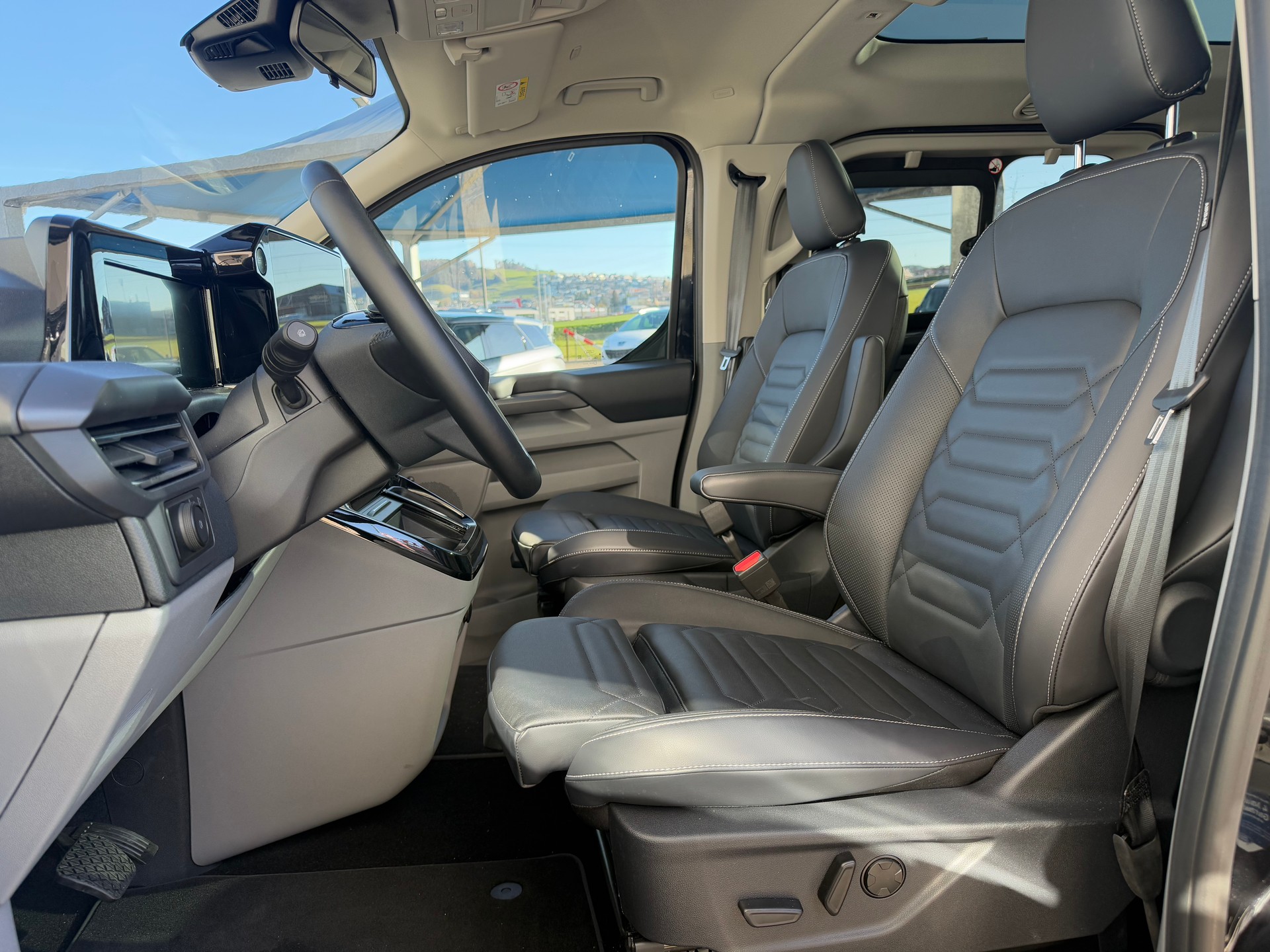 FORD Tourneo Bus 320 L1H1 TitaniumX Automat-image-5
