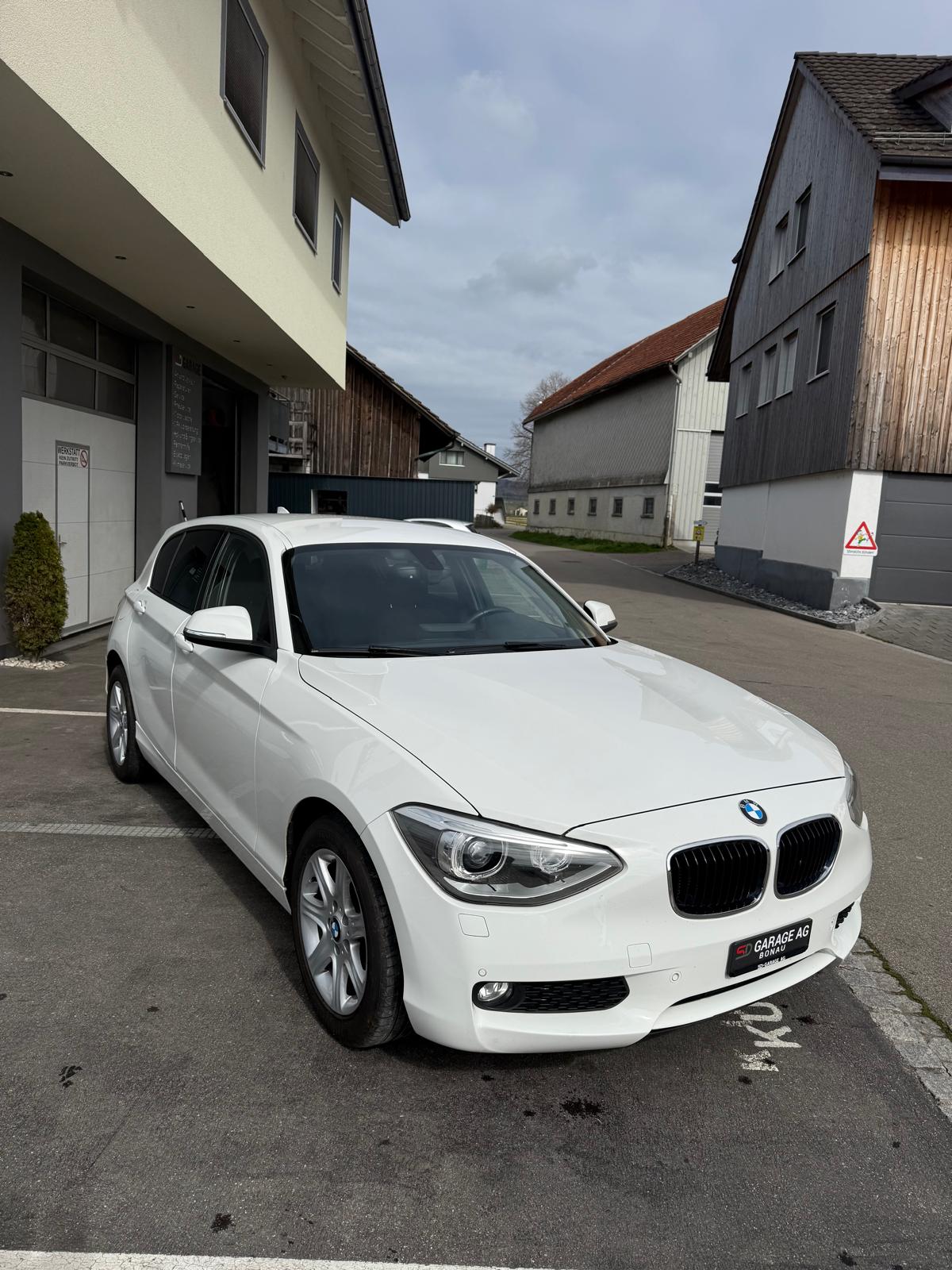 BMW 116i-image-4