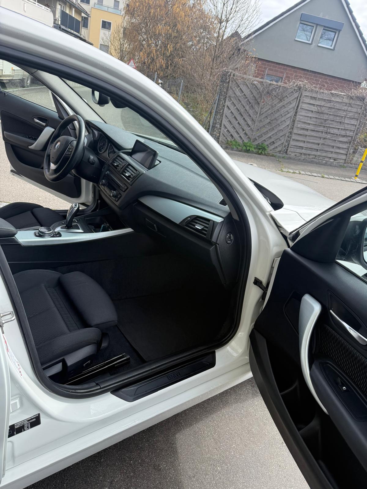 BMW 116i-image-10