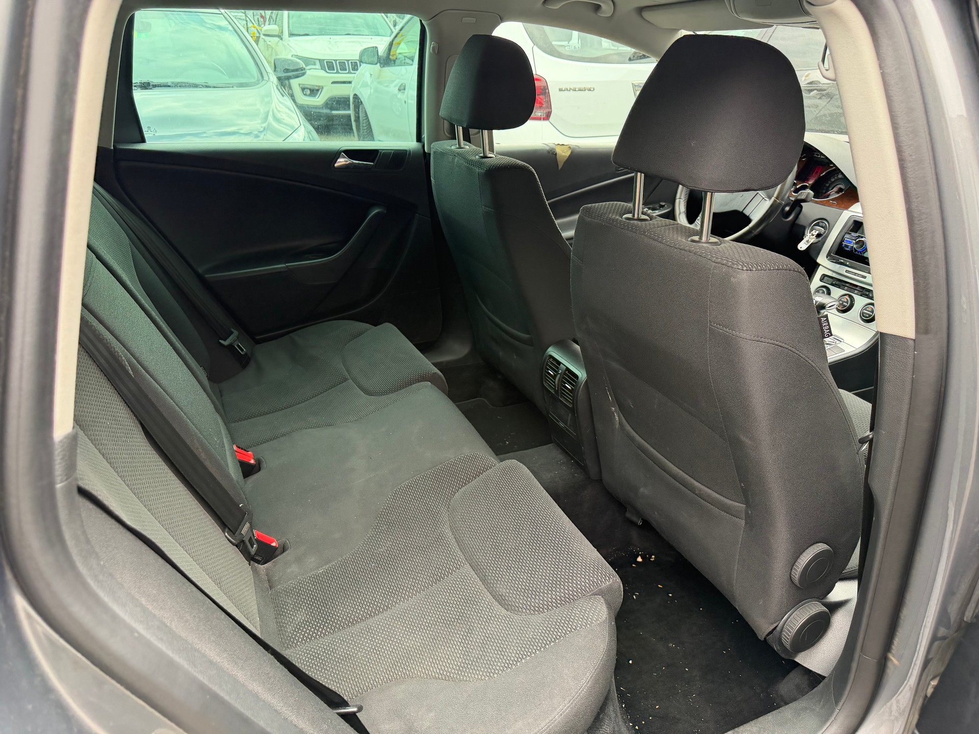 VW PASSAT-image-7