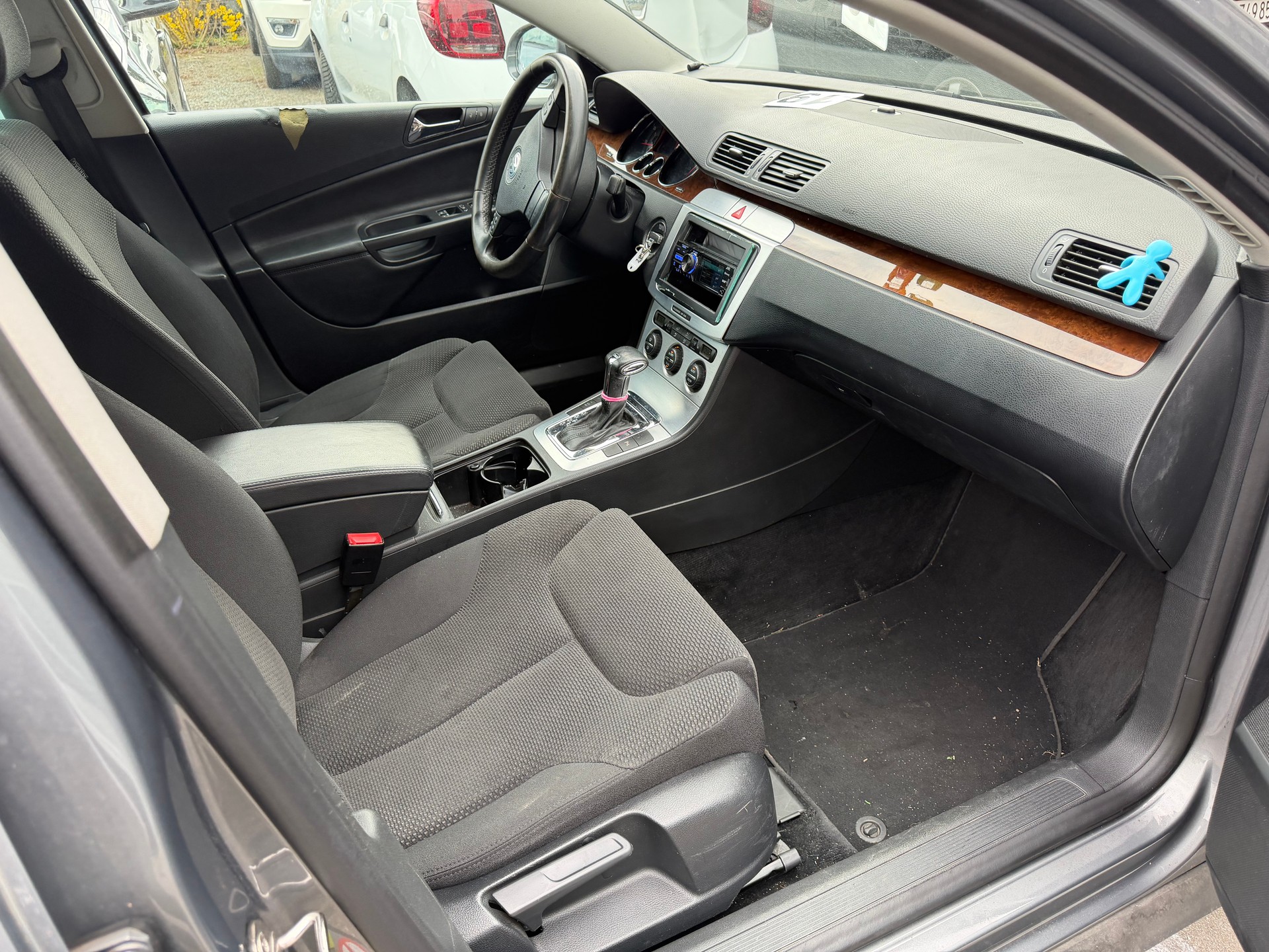 VW PASSAT-image-6