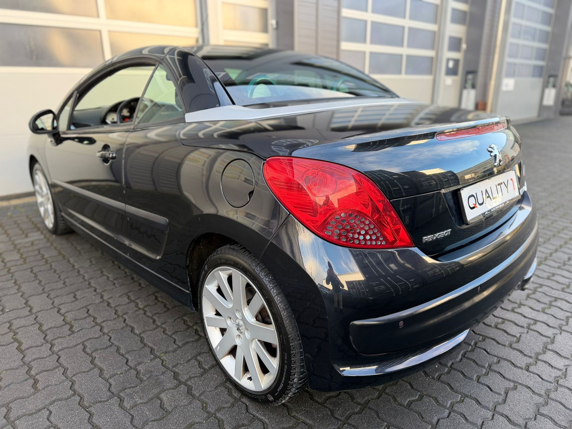 PEUGEOT 207 CC 1.6 16V Sport Automatic-image-4