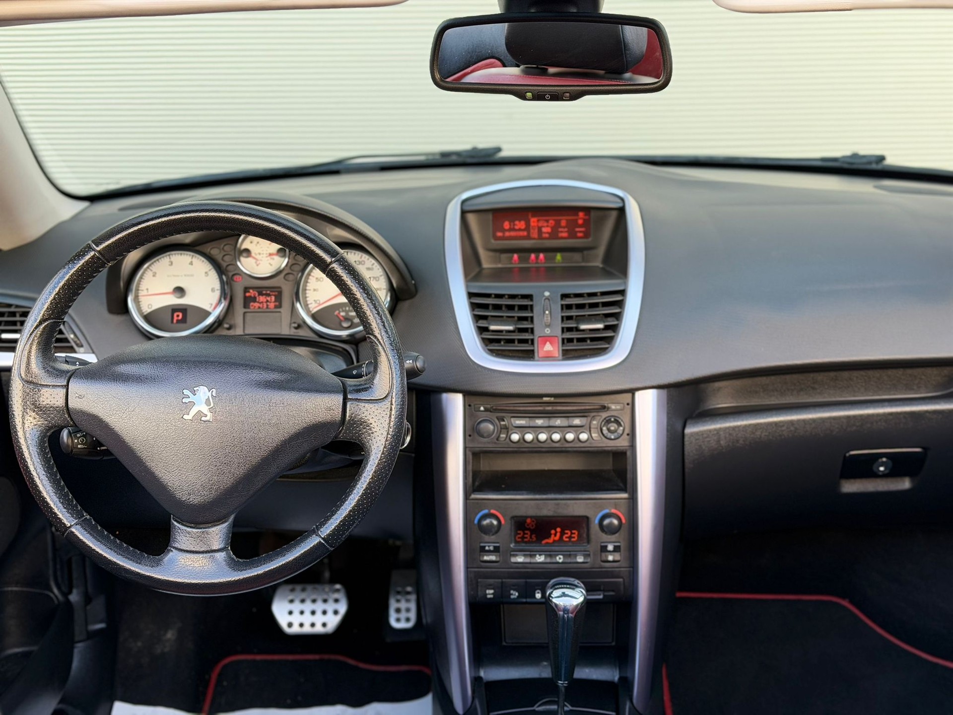 PEUGEOT 207 CC 1.6 16V Sport Automatic-image-9