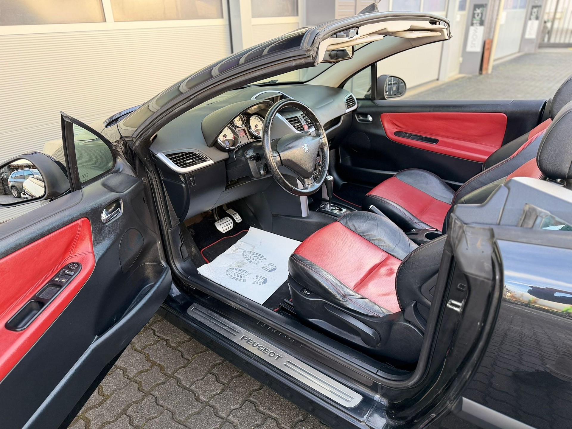 PEUGEOT 207 CC 1.6 16V Sport Automatic-image-7