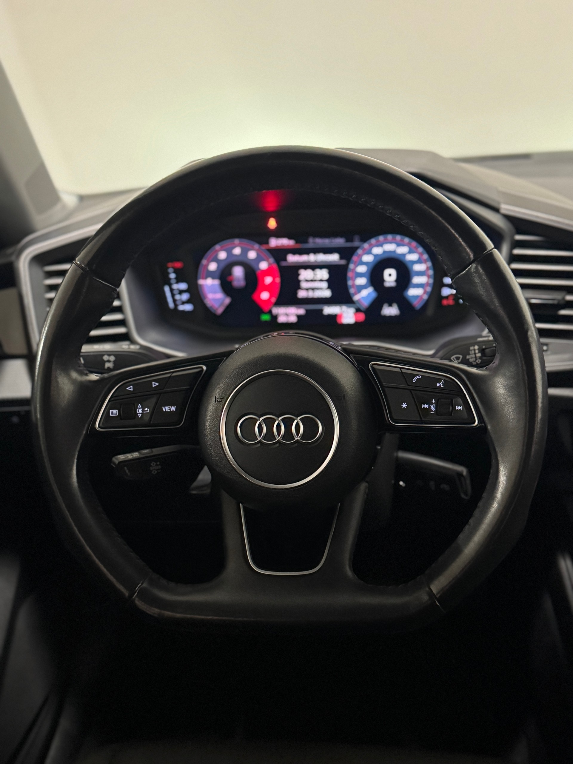 AUDI A1 Sportback 30 TFSI S Line-image-10