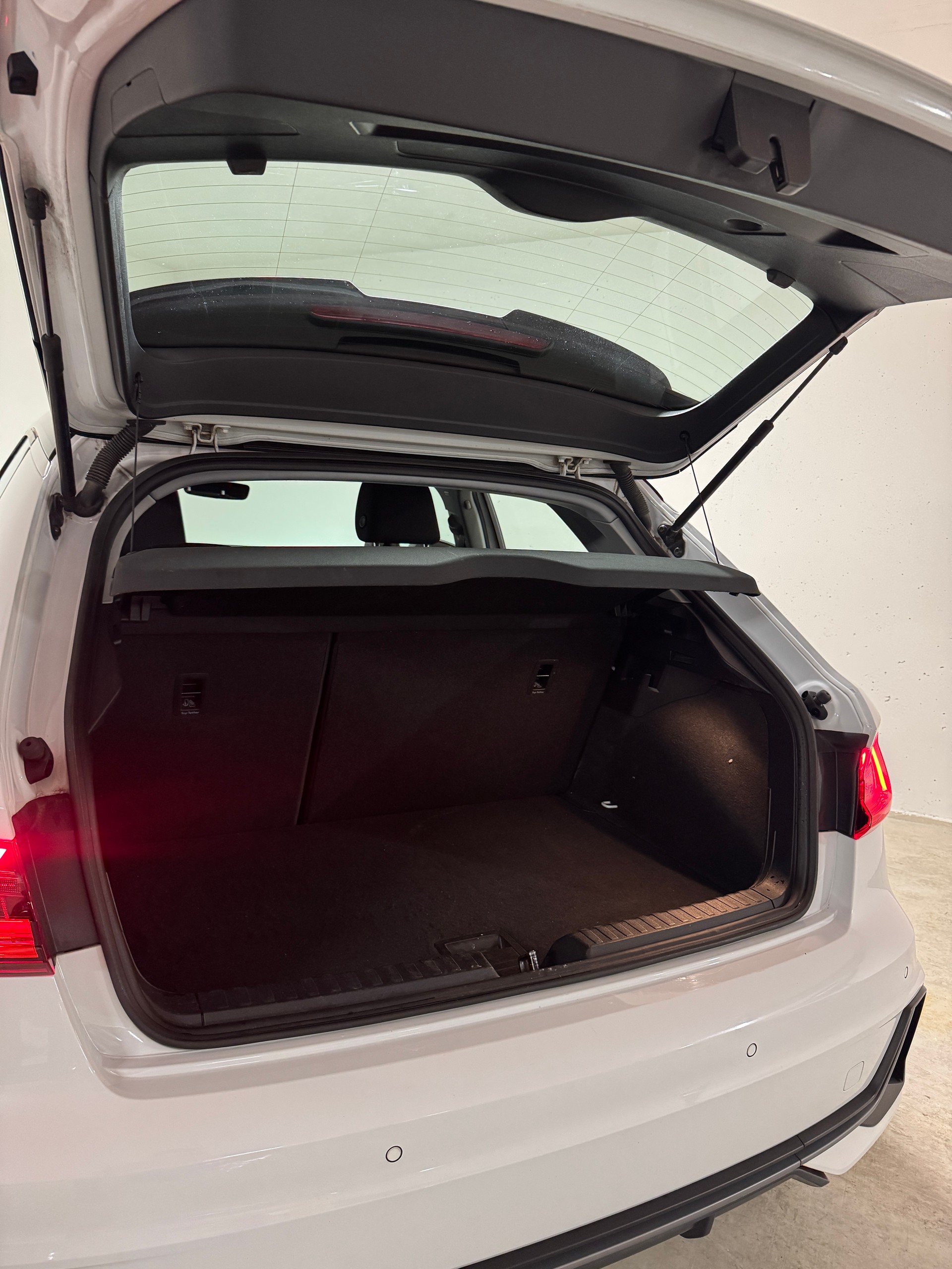 AUDI A1 Sportback 30 TFSI S Line-image-13