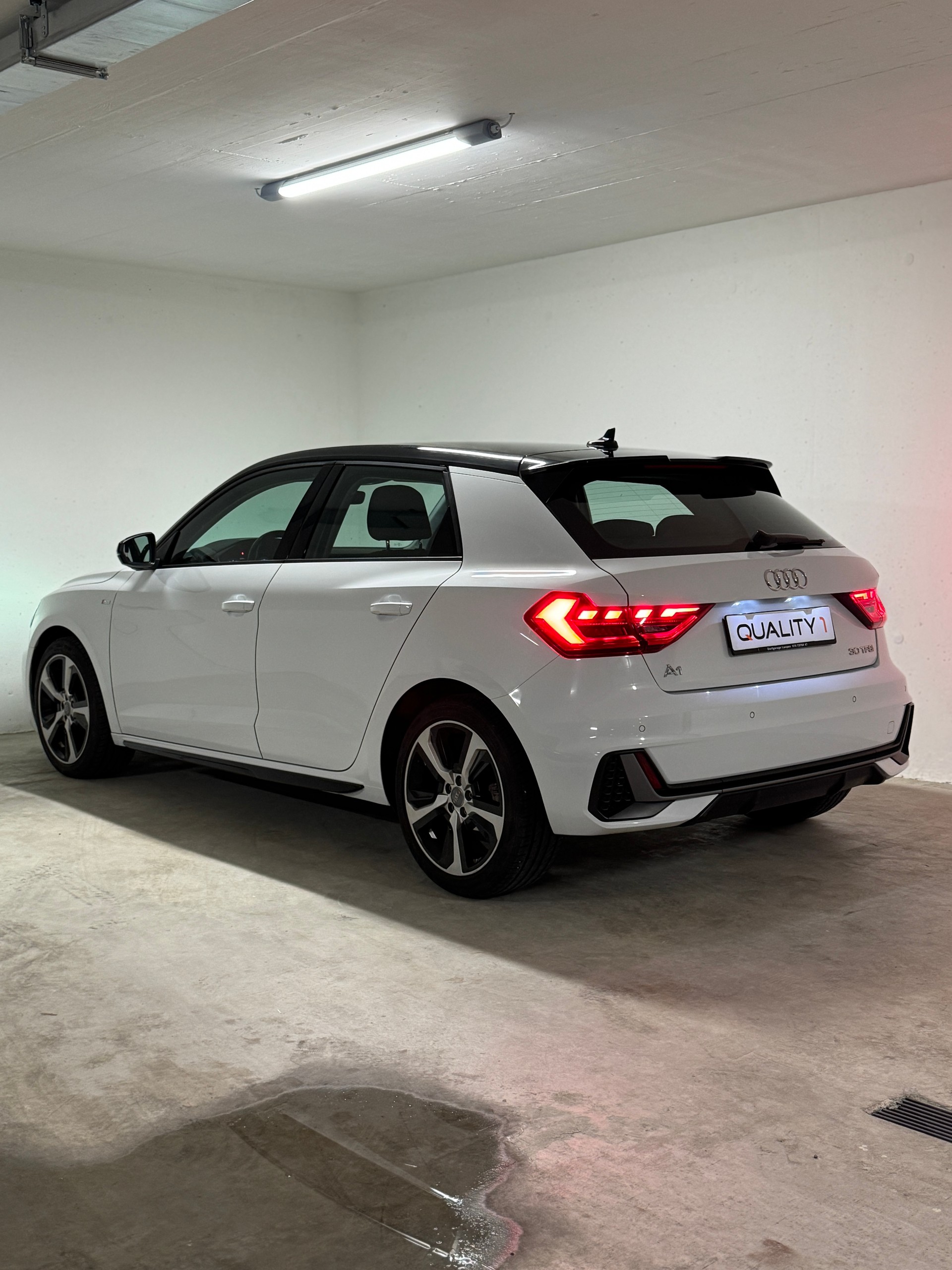 AUDI A1 Sportback 30 TFSI S Line-image-5