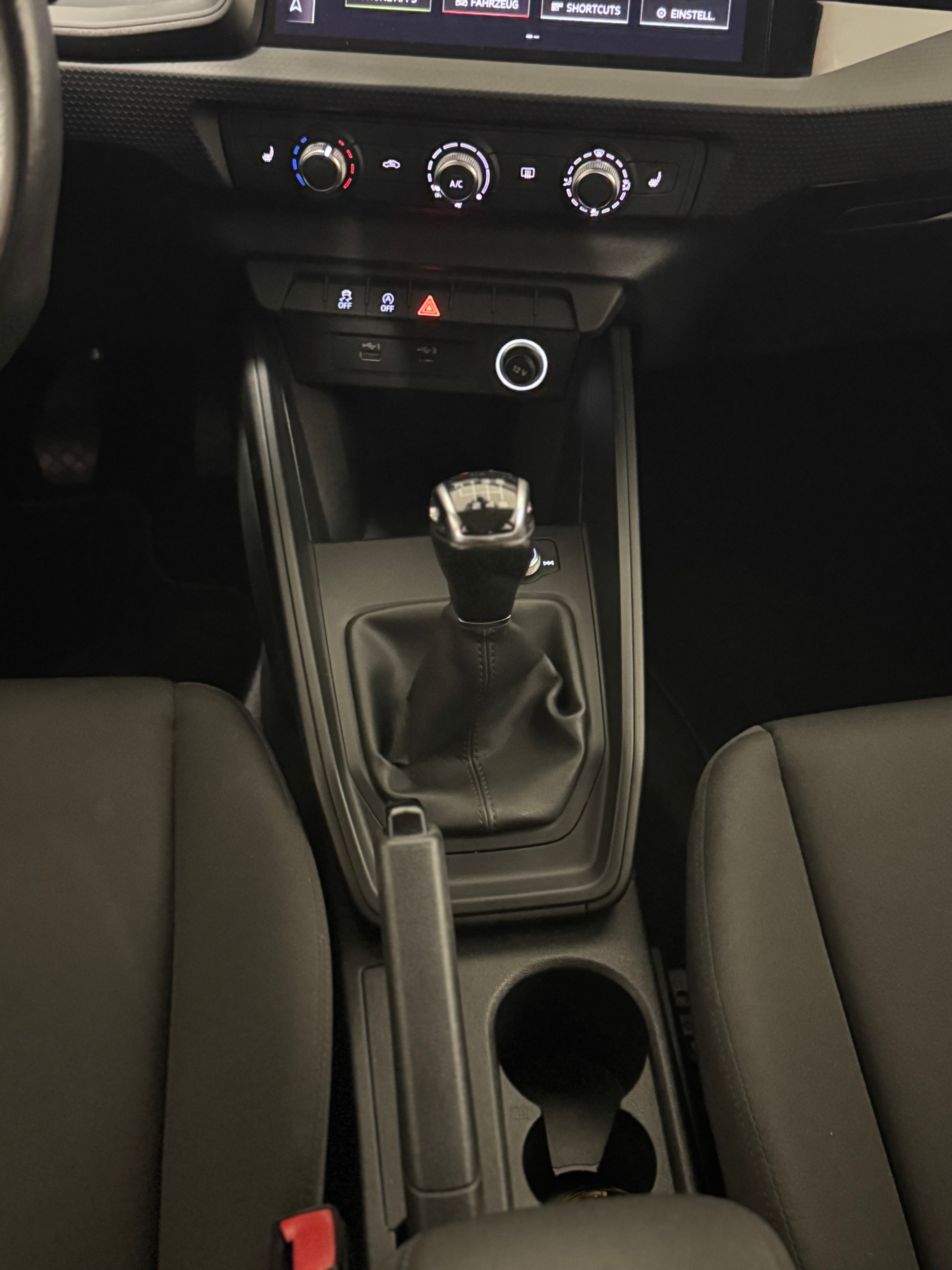 AUDI A1 Sportback 30 TFSI S Line-image-12