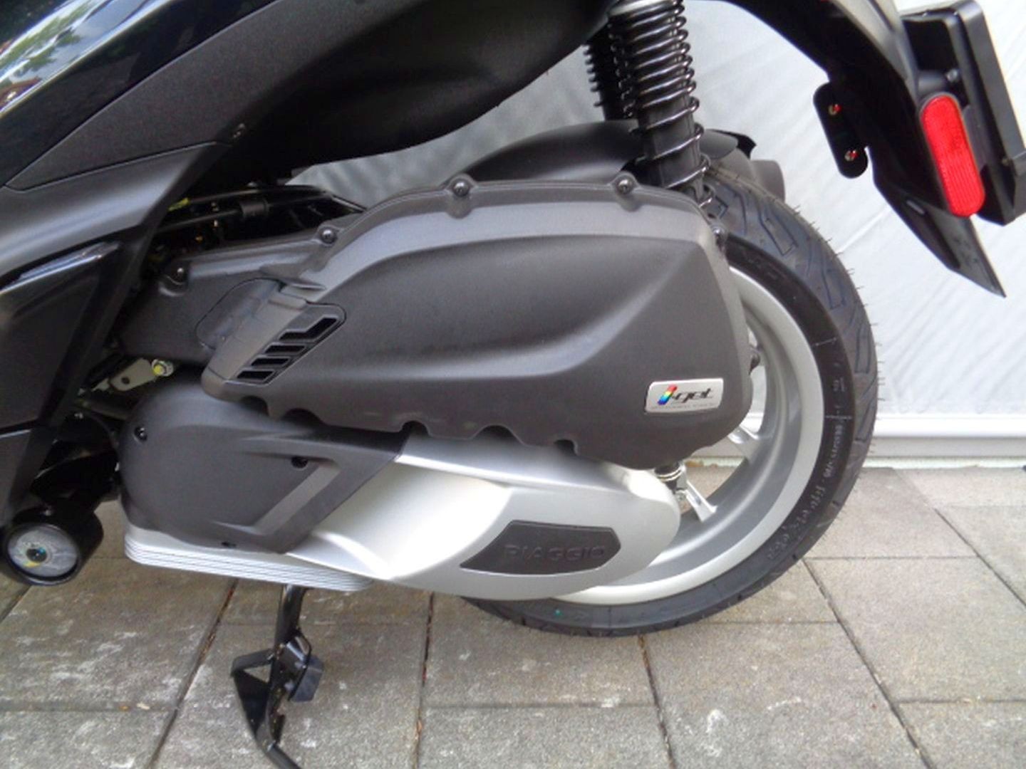PIAGGIO MEDLEY 125 ABS E5-image-8
