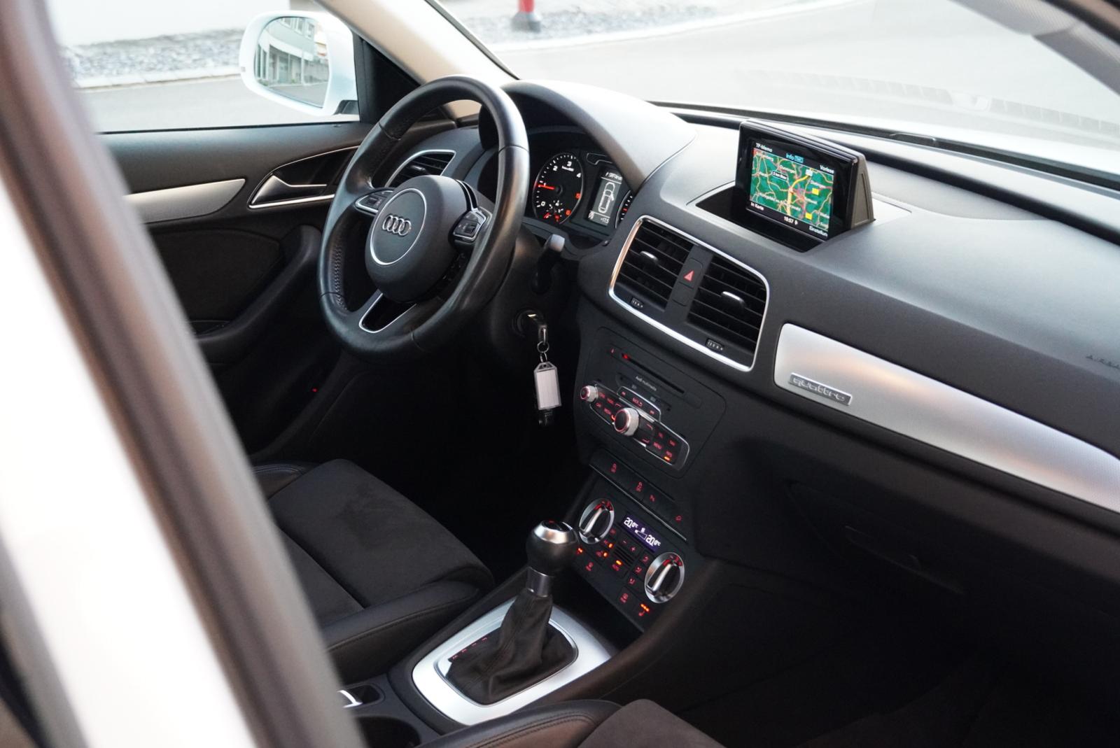 AUDI Q3 2.0 TDI sport quattro S-tronic-image-18