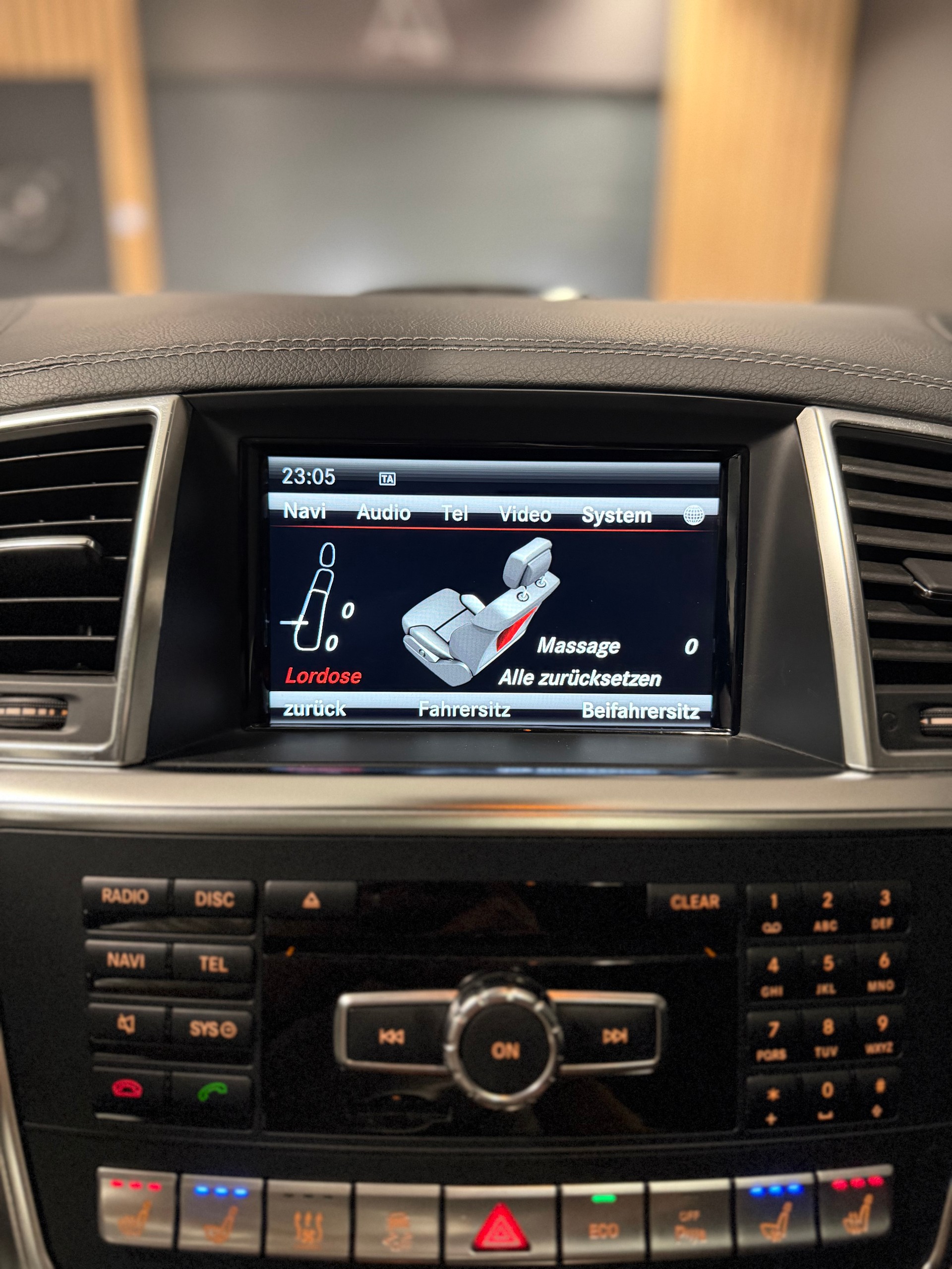 MERCEDES-BENZ GL 350 BlueTEC 4Matic 7G-TRONIC-image-18