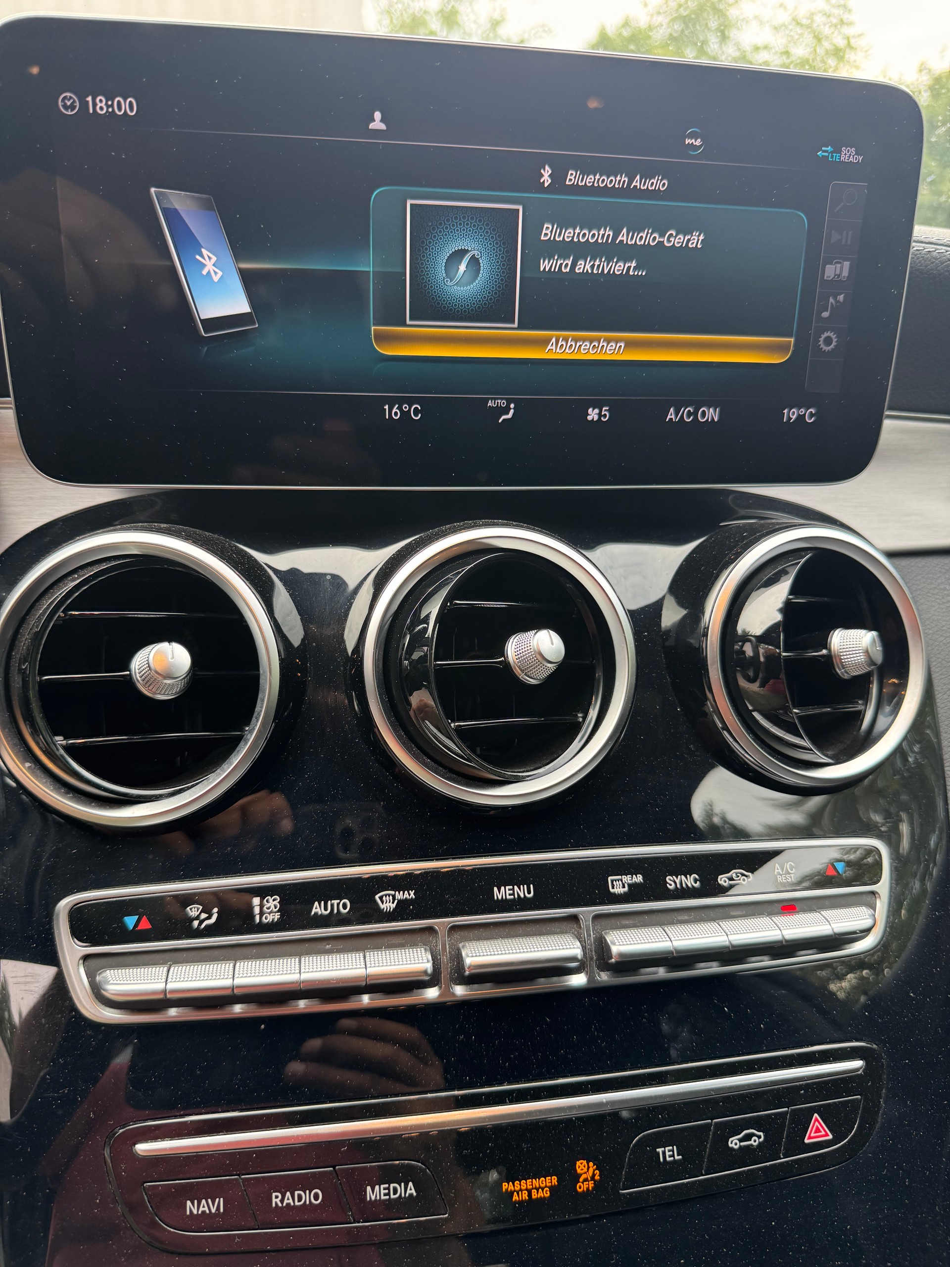 MERCEDES-BENZ C 200 Swiss Star AMG Line 4M 9G-Tronic-image-11