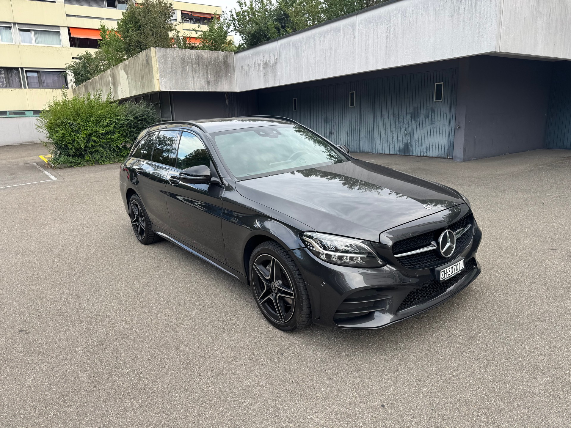 MERCEDES-BENZ C 200 Swiss Star AMG Line 4M 9G-Tronic-image-2