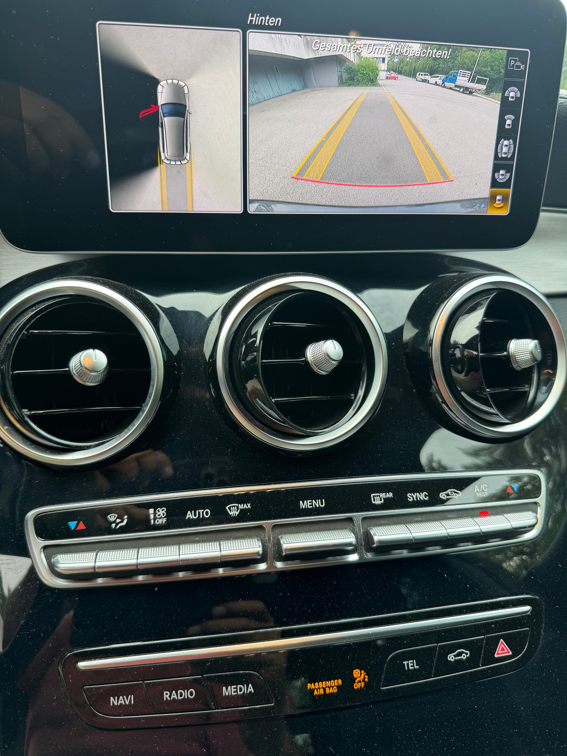 MERCEDES-BENZ C 200 Swiss Star AMG Line 4M 9G-Tronic-image-10