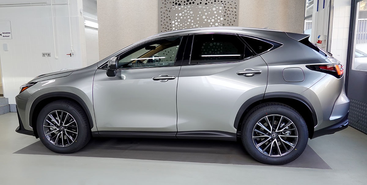LEXUS NX 450h+ E-FOUR Comfort Pack Interieur-showroom-element-1