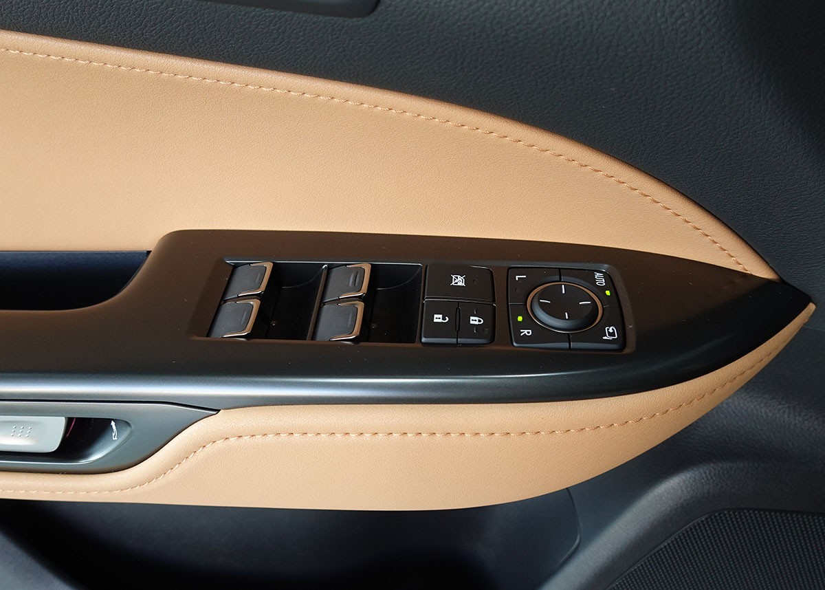 LEXUS NX 450h+ E-FOUR Comfort Pack Interieur-image-13