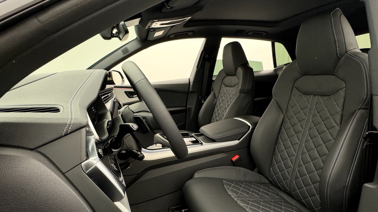 AUDI Q8 SUV TDI quattro 210 kW S line-image-4