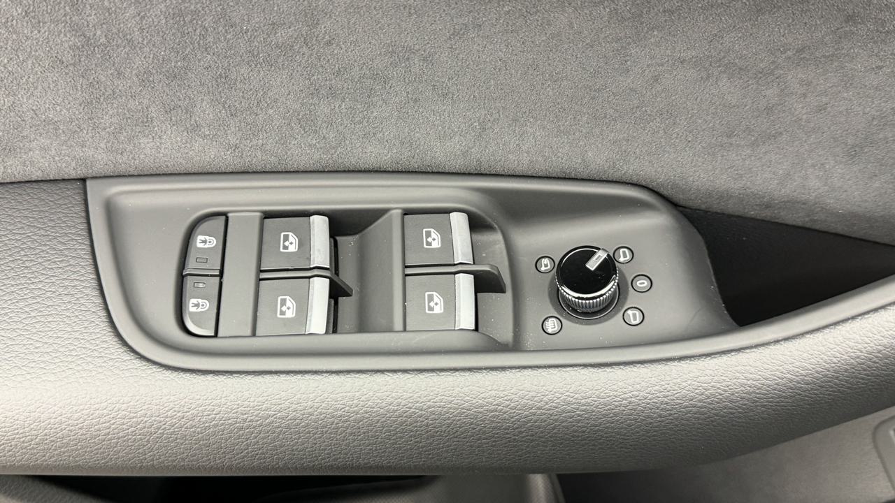 AUDI Q8 SUV TDI quattro 210 kW S line-image-8