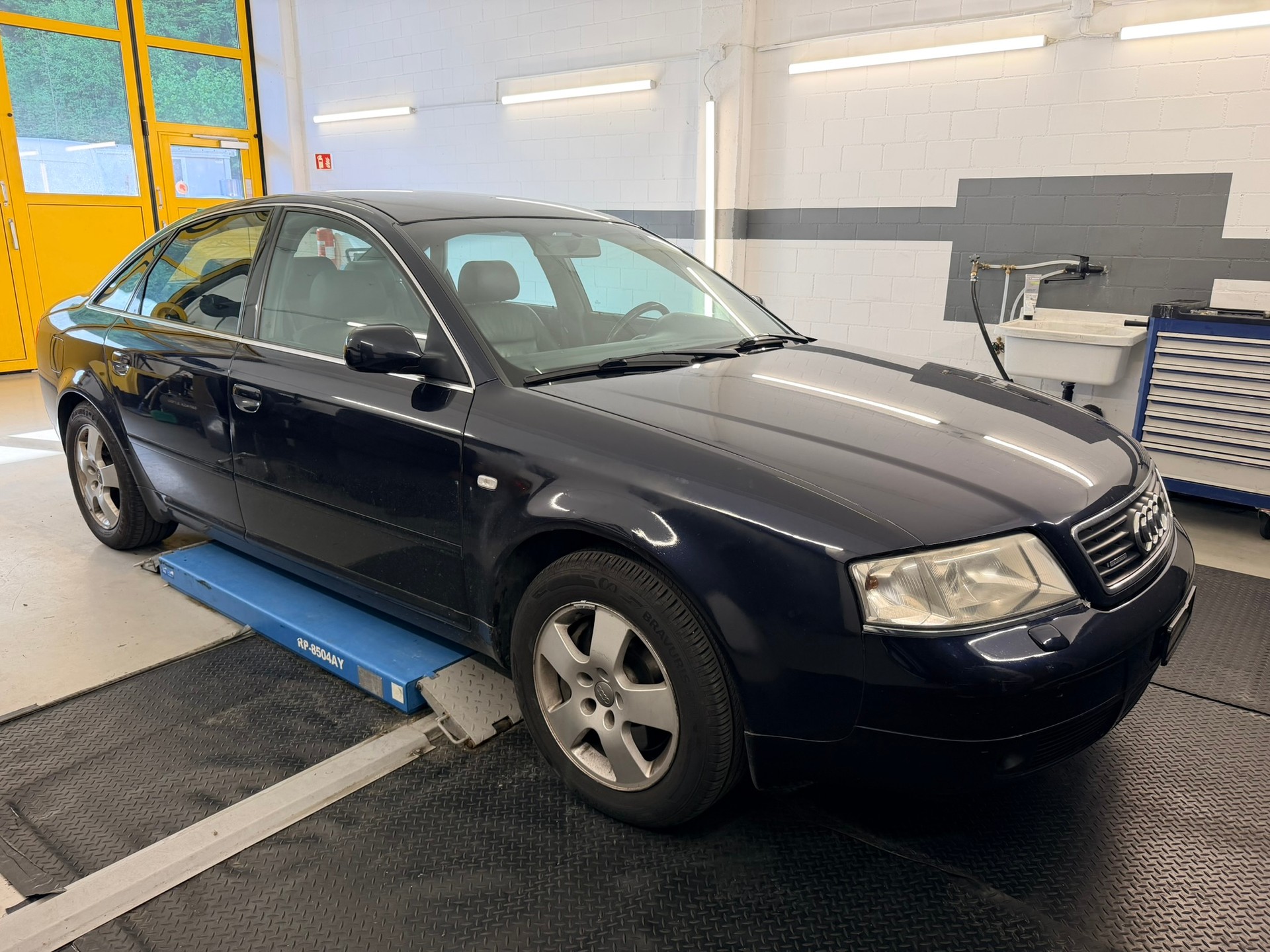 AUDI A6 2.7 T quattro Ambiente-showroom-element-2