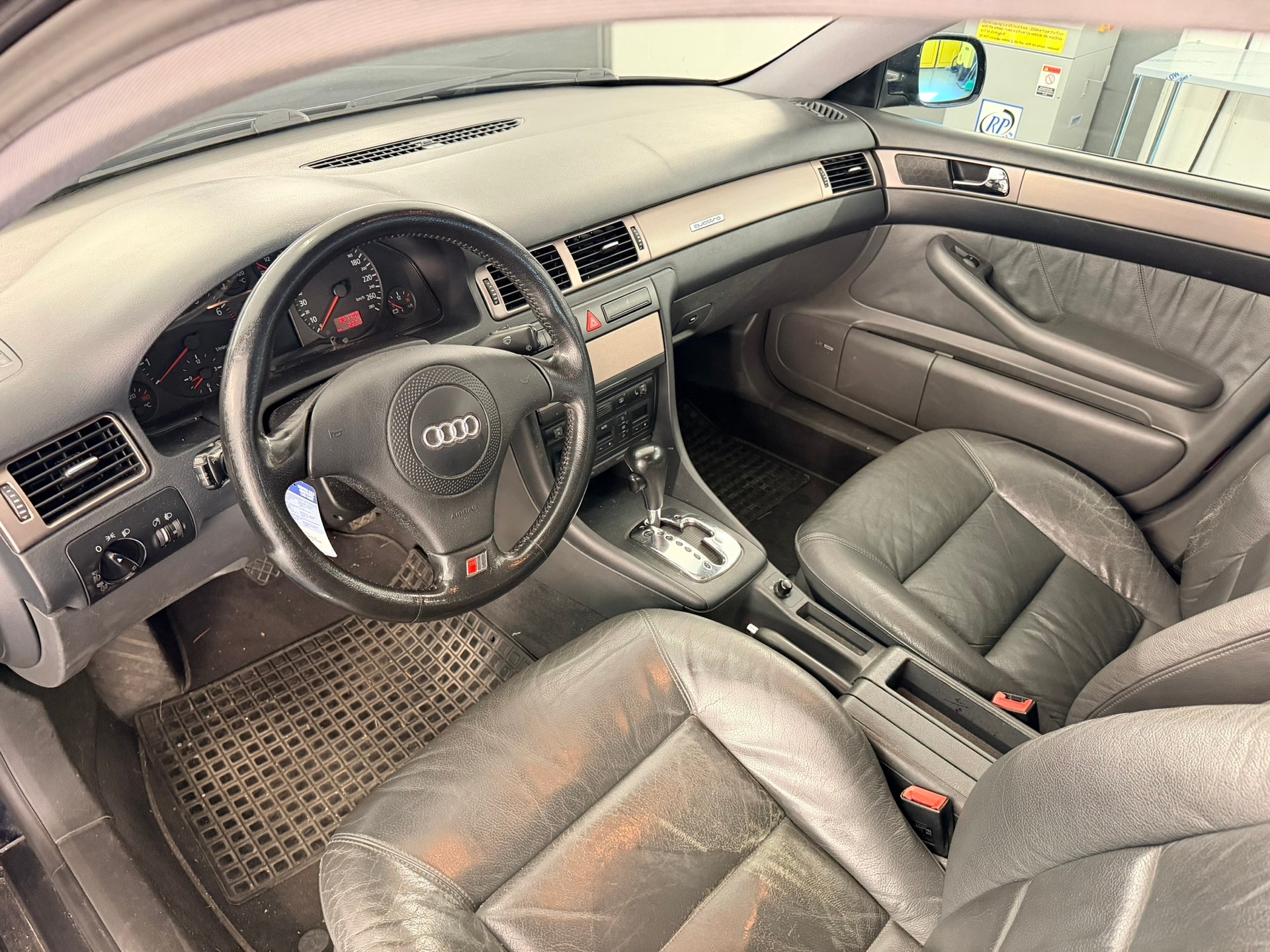 AUDI A6 2.7 T quattro Ambiente-image-9