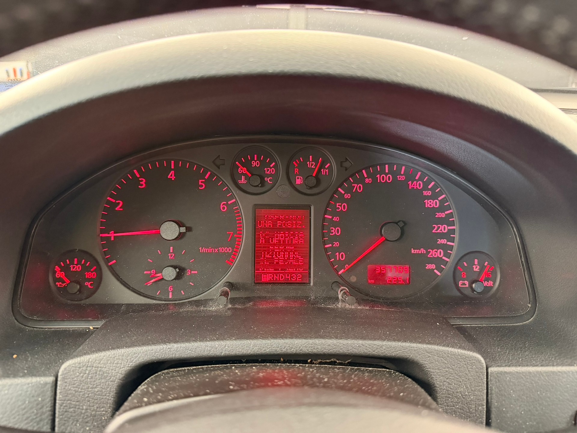 AUDI A6 2.7 T quattro Ambiente-image-12