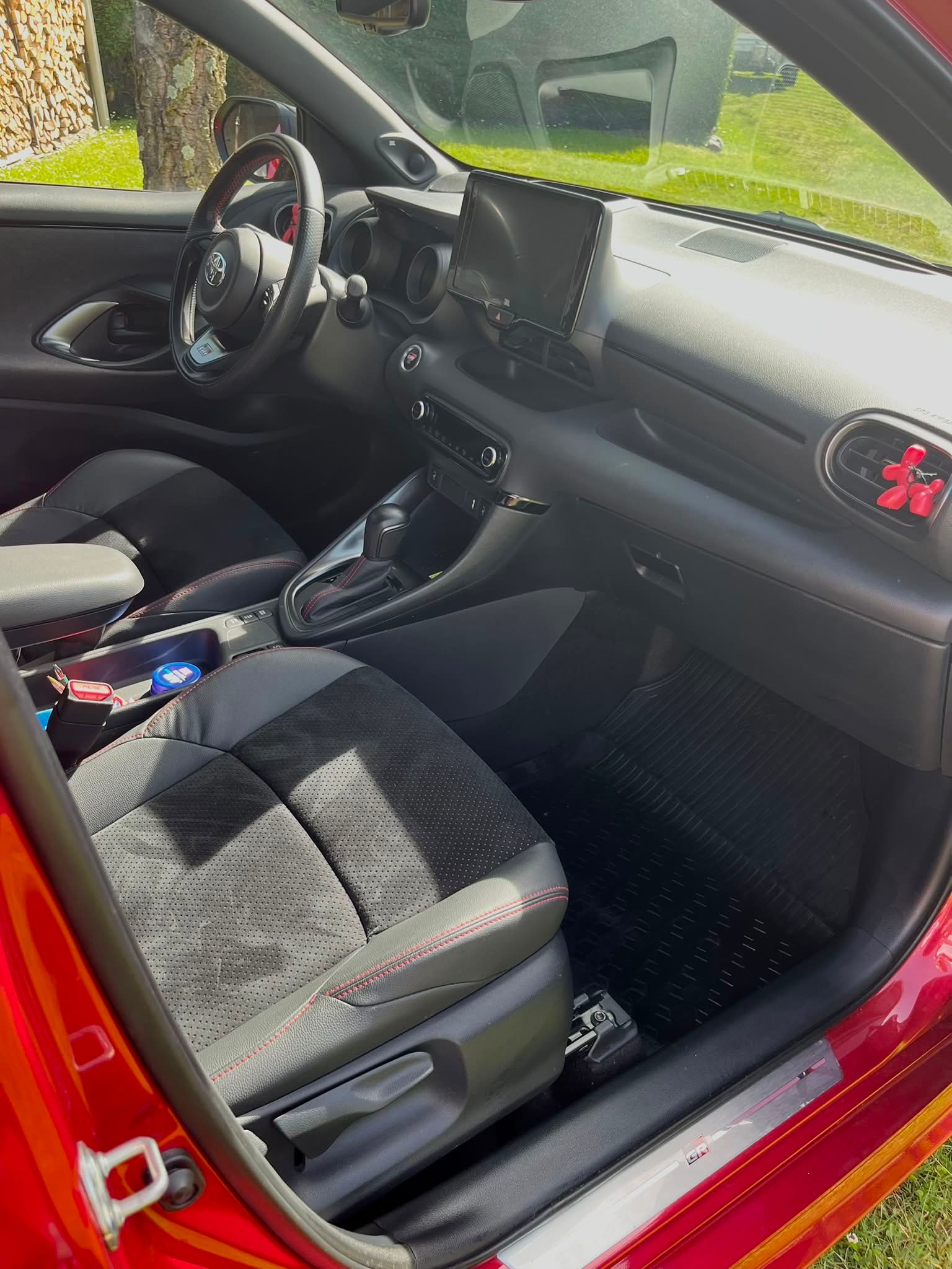 TOYOTA Yaris 1.5 GR Sport e-CVT-image-7