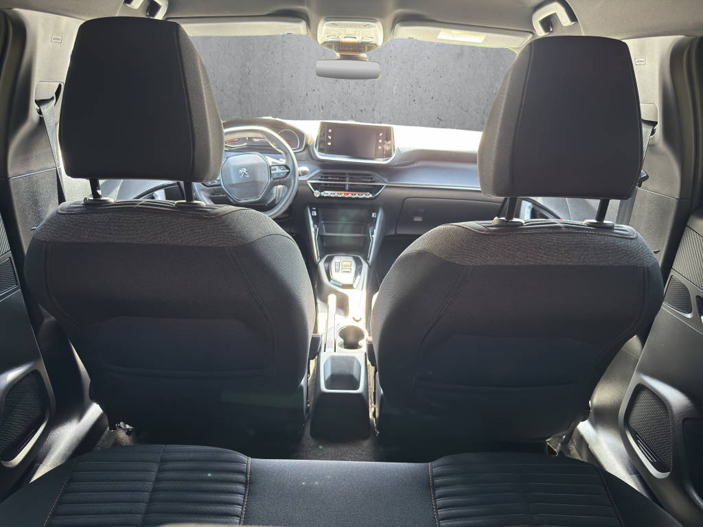 PEUGEOT 2008 1.2 130 Active Pack-image-11
