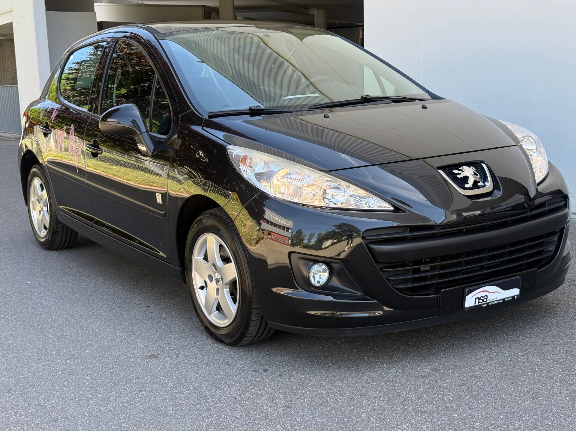 PEUGEOT 207 1.4 16V SWISS EDITION-image-2