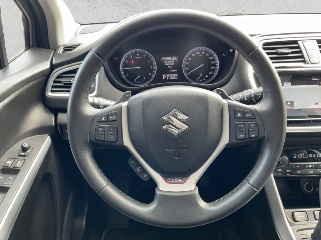 SUZUKI SX4 S-Cross 1.4 T Piz Sulai Top 4x4-image-9
