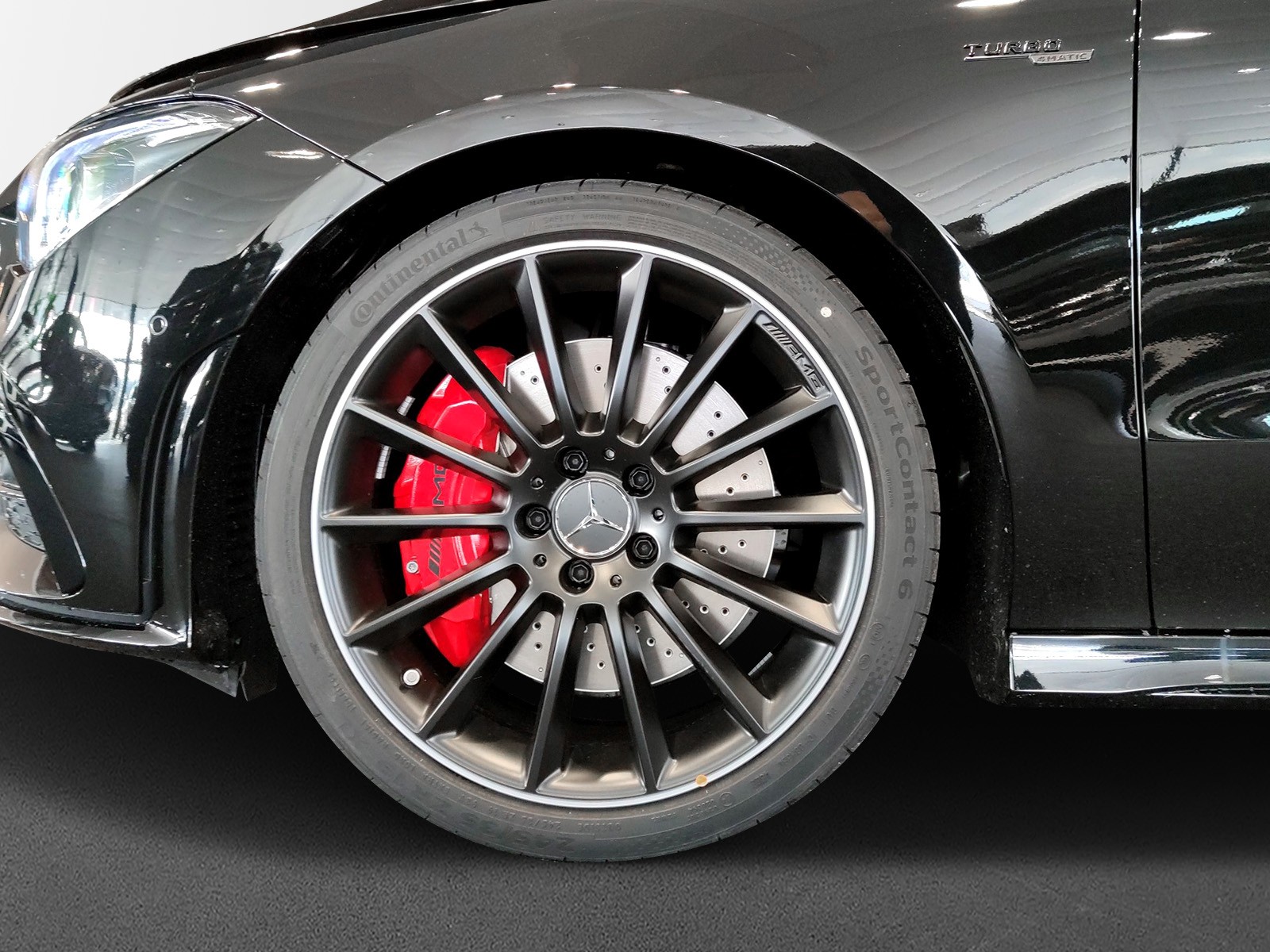 MERCEDES-BENZ CLA 35 AMG 4Matic Shooting Brake-image-6