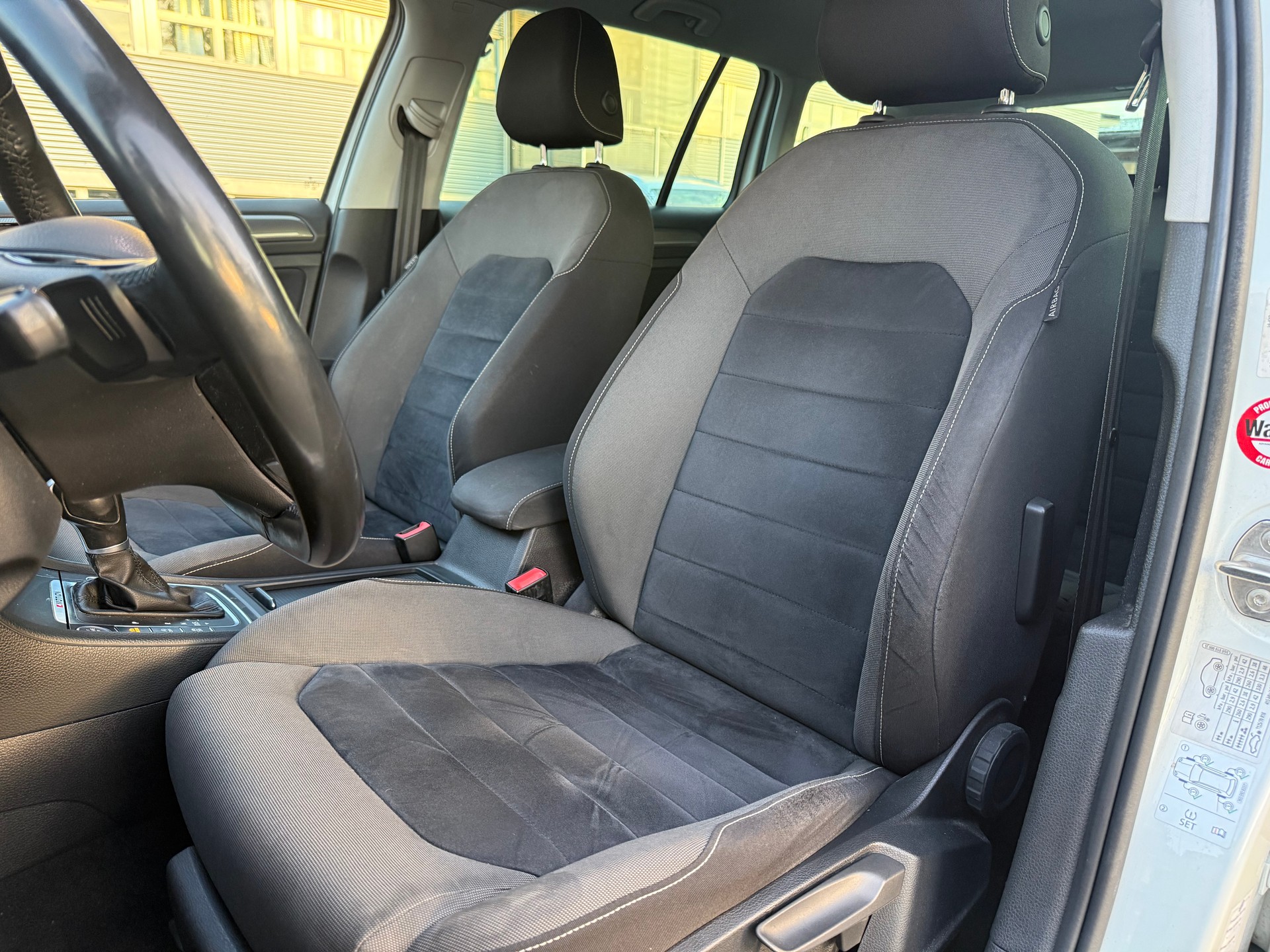 VW Golf 2.0 TDI Alltrack 4Motion-image-13