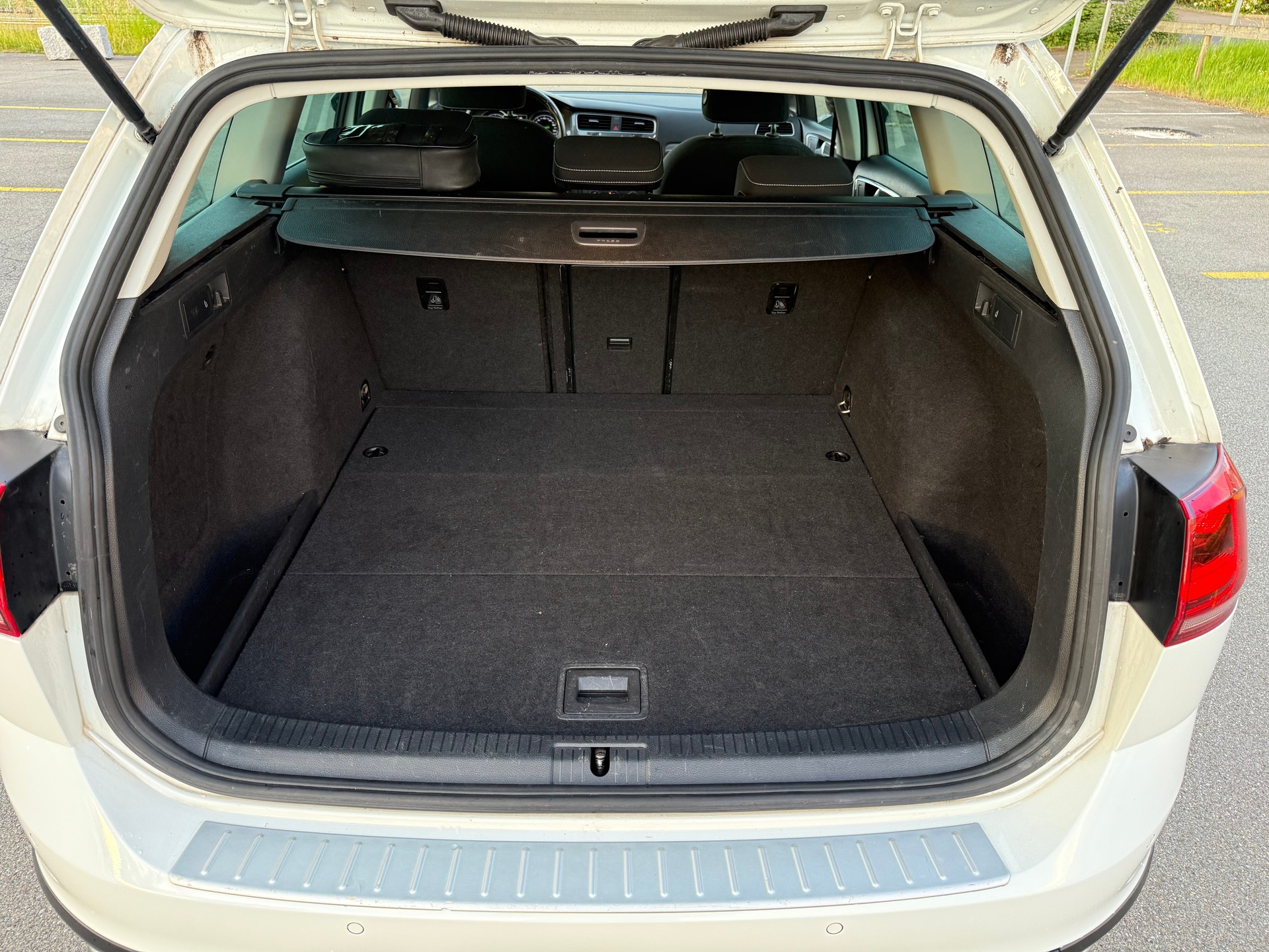 VW Golf 2.0 TDI Alltrack 4Motion-image-15