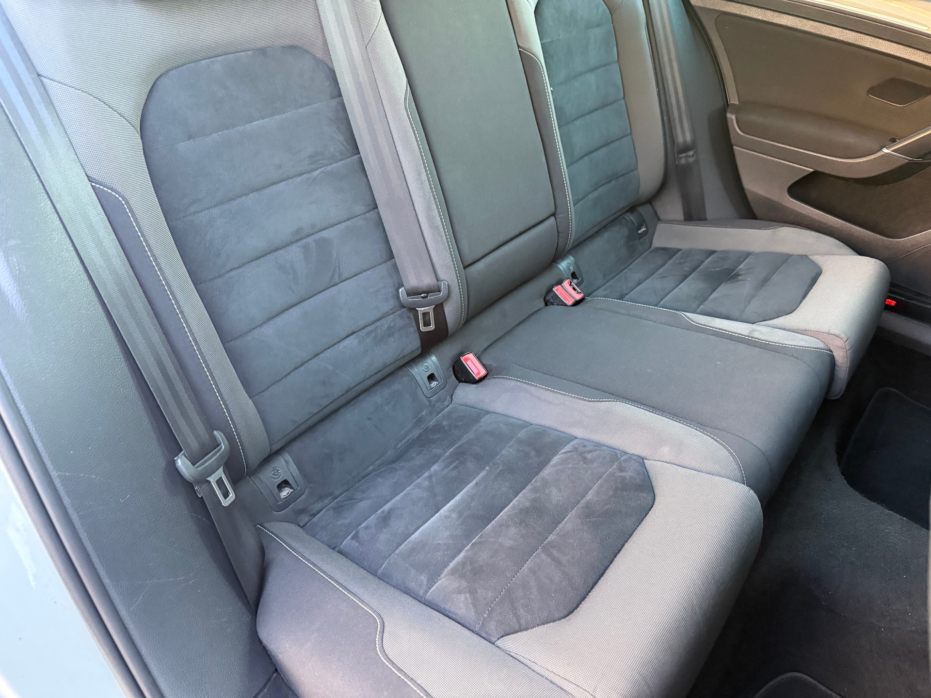 VW Golf 2.0 TDI Alltrack 4Motion-image-14
