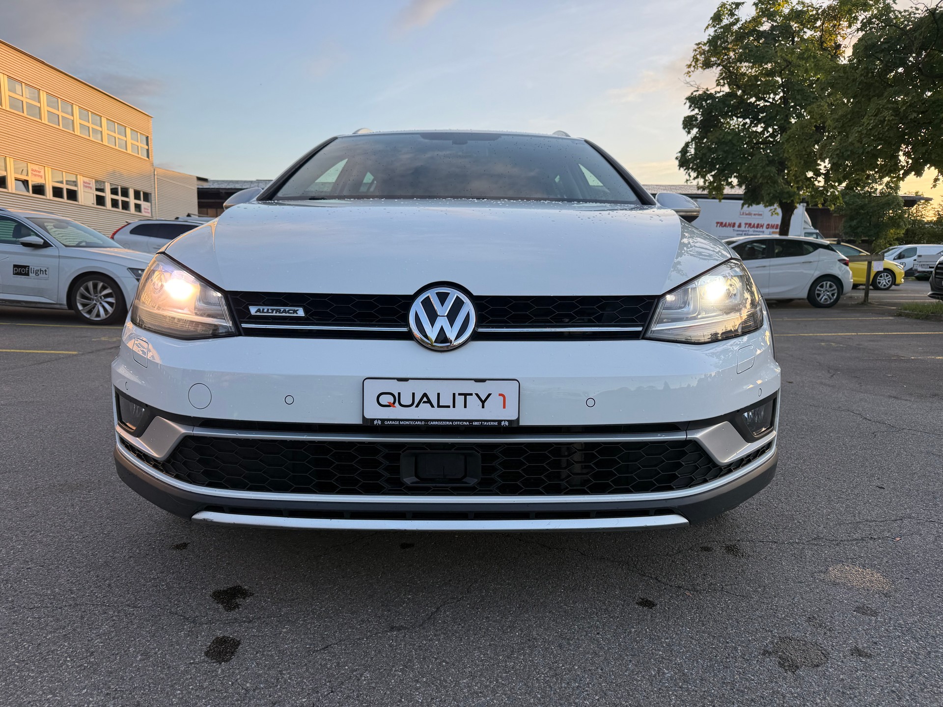 VW Golf 2.0 TDI Alltrack 4Motion-image-2