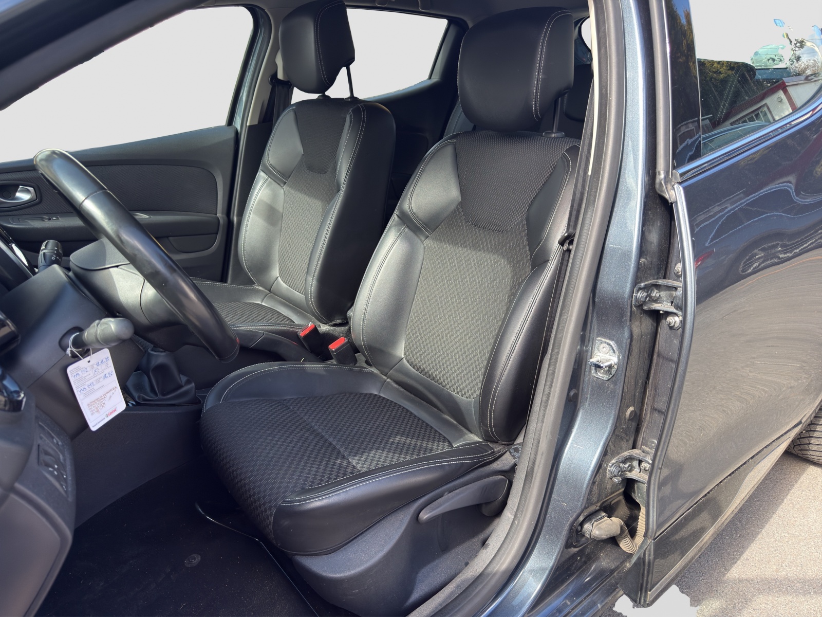 RENAULT Clio 0.9 Zen-image-13