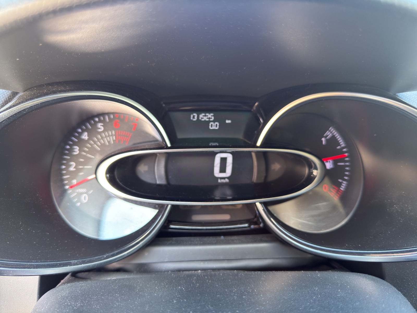 RENAULT Clio 0.9 Zen-image-12