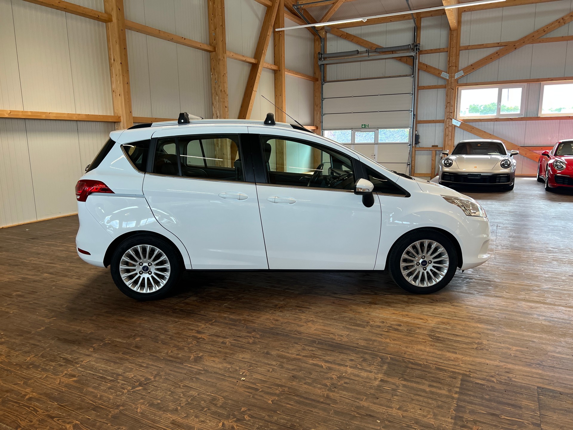 FORD B-Max 1.0 SCTi Titanium-showroom-element-3